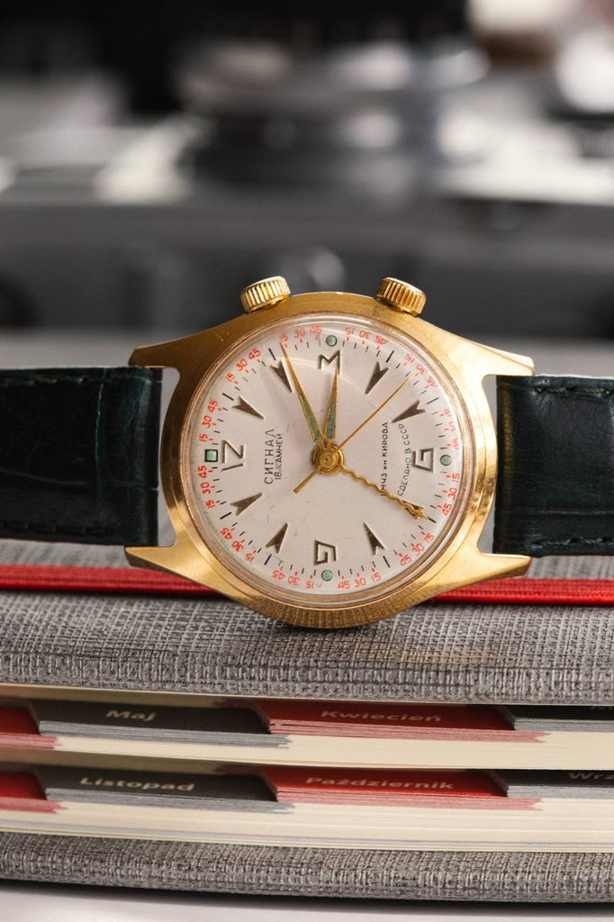 The Evolution of the Wristwatch: A Century of Innovation and Style - VintageDuMarko