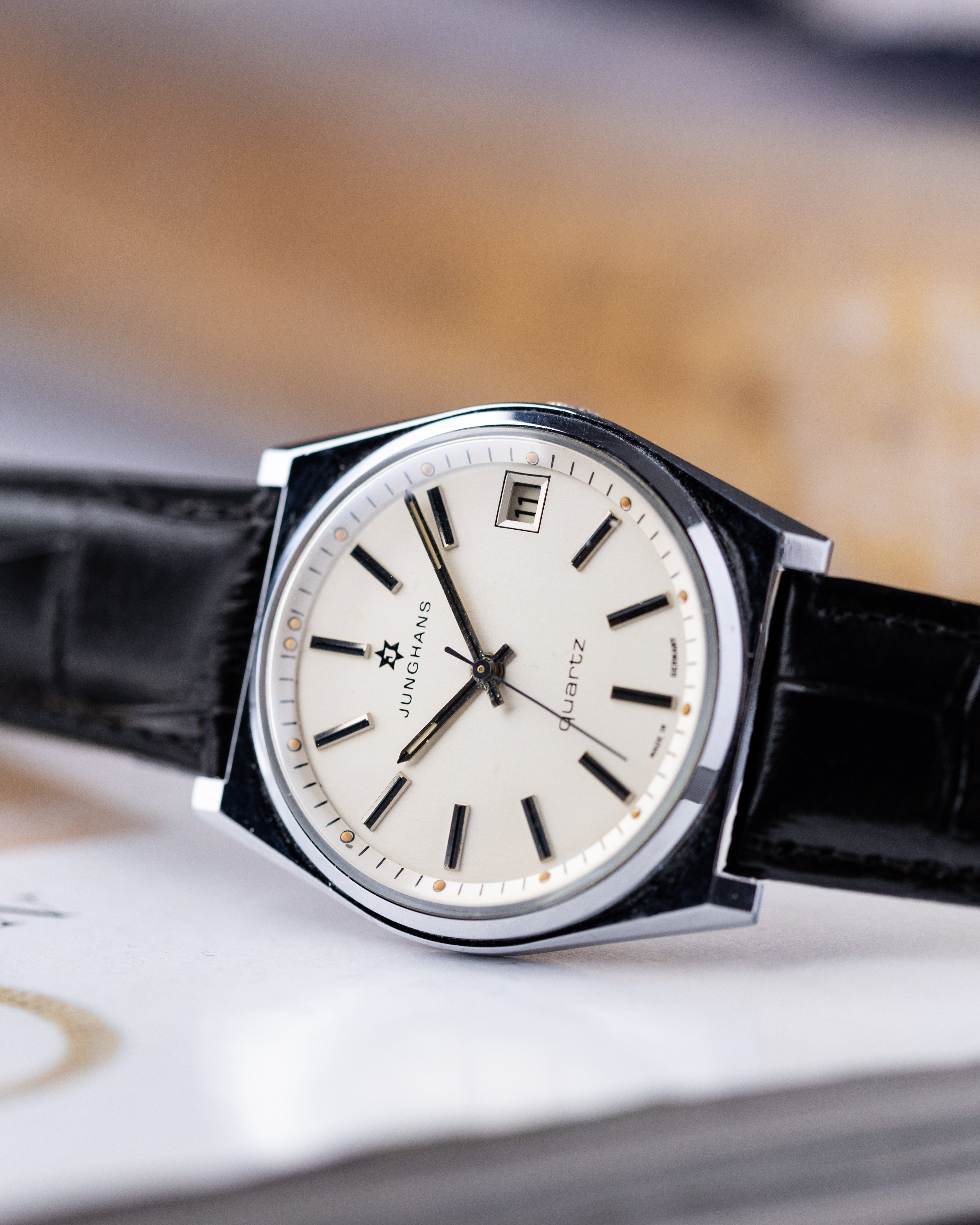 Valentine gift ideas under 1000$ for vintage watch lovers - DuMarko