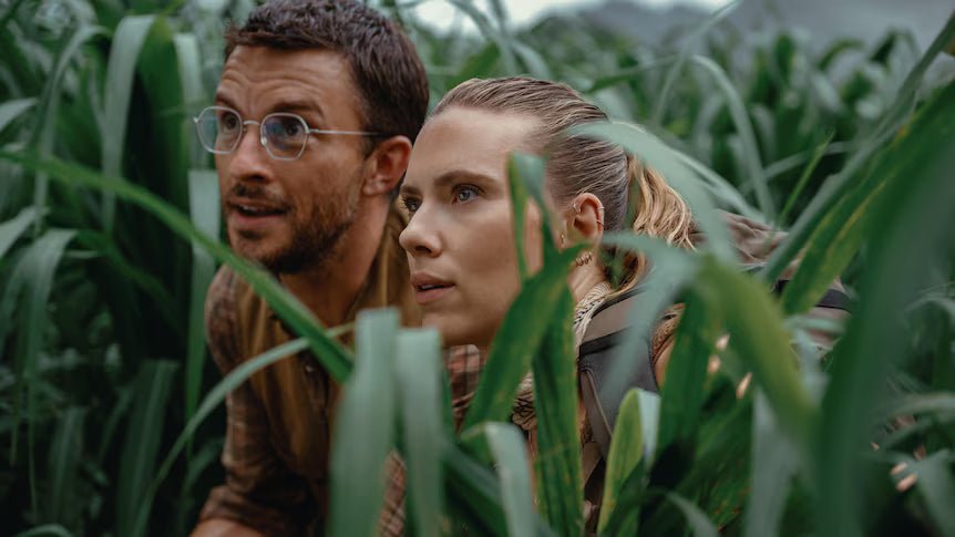 Why Jonathan Bailey’s Omega in Jurassic World Is the Perfect Paleontologist Pick - DuMarko