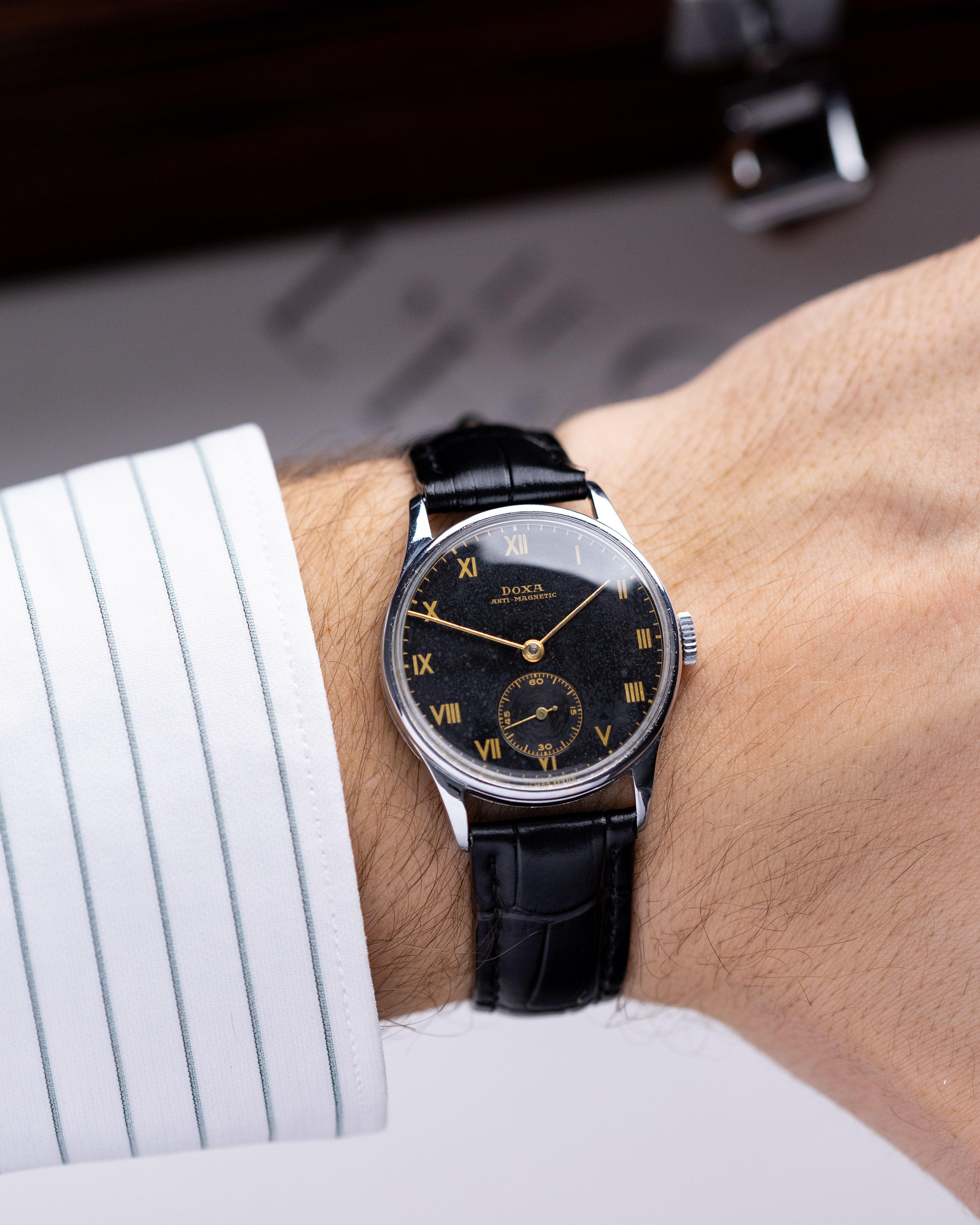 Doxa Calatrava, Vintage Swiss Watch, Cal. 12’’’1, Patinated Black Gilt Dial from 1940s - DuMarko