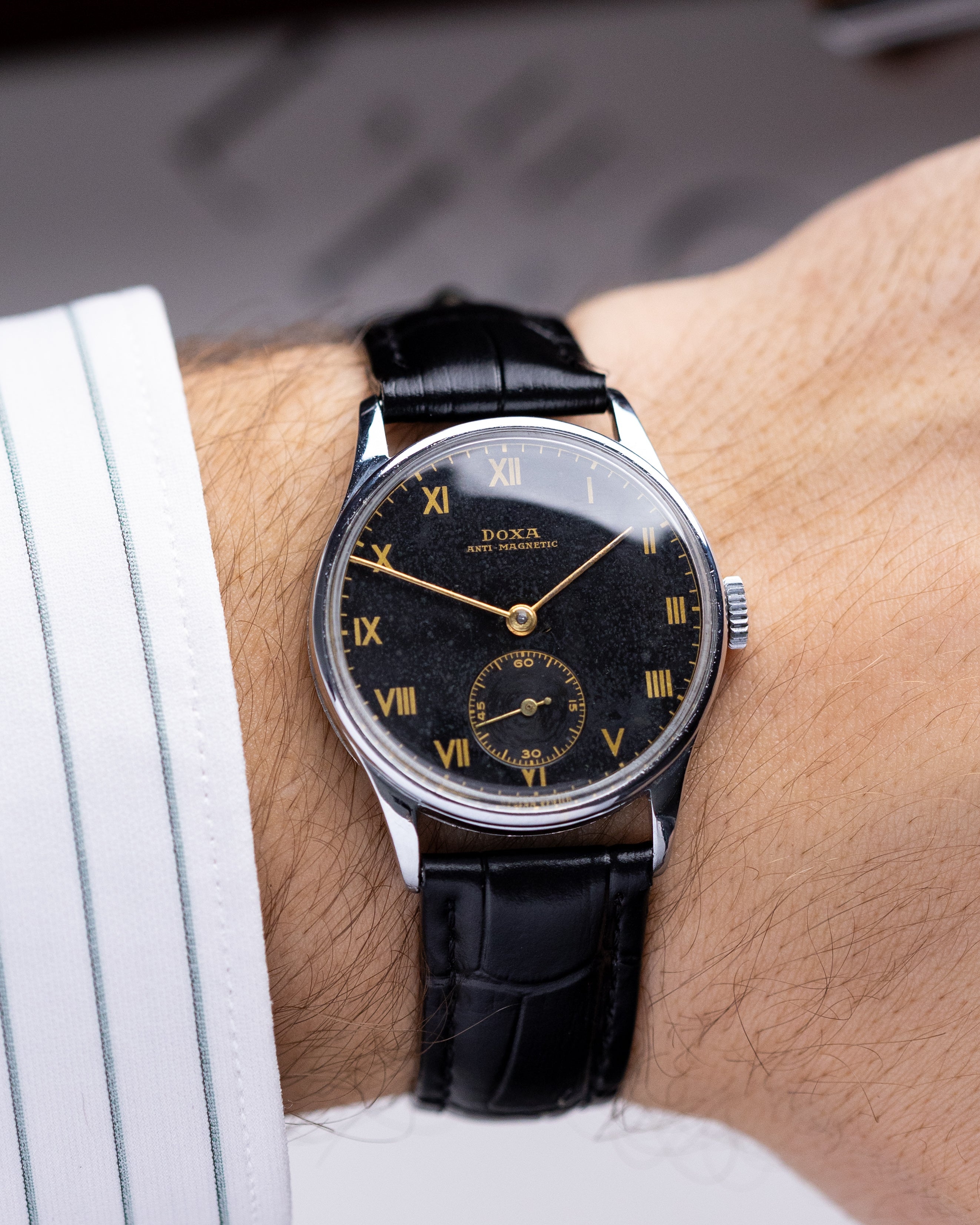 Doxa Calatrava, Vintage Swiss Watch, Cal. 12’’’1, Patinated Black Gilt Dial from 1940s - DuMarko