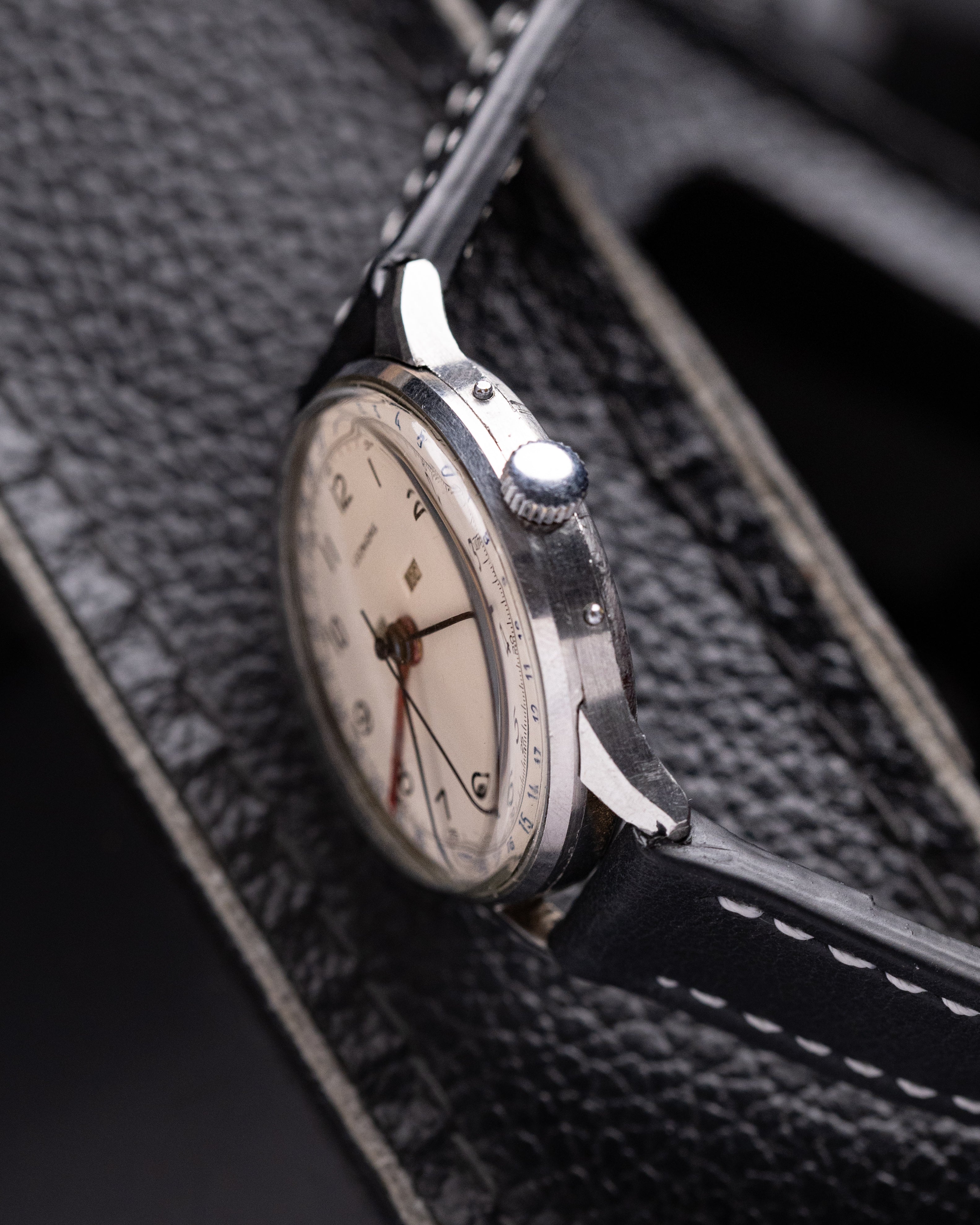 Leonidas Triple Calendar Chronograph watch with Oversize case - VintageDuMarko