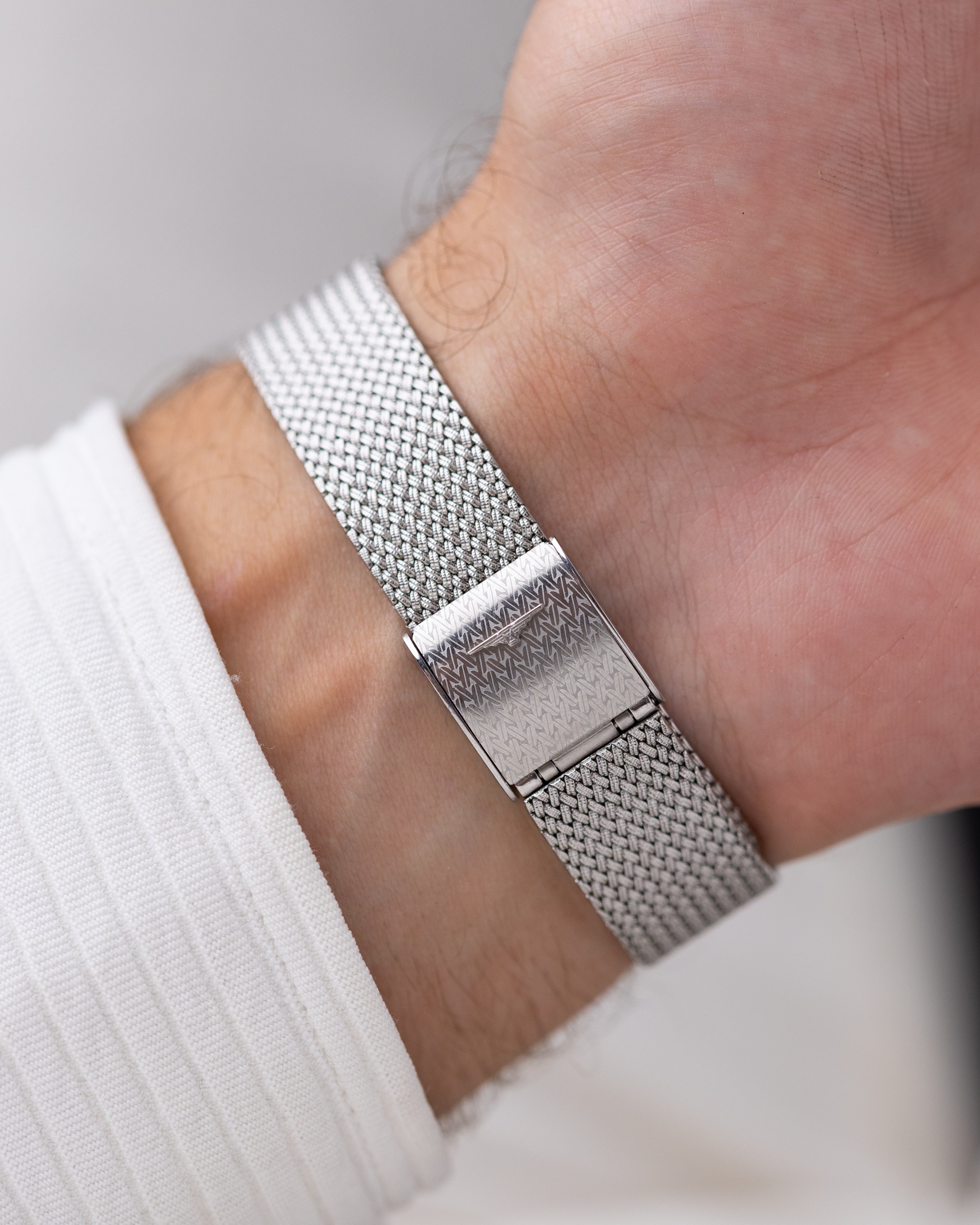 Neo - Vintage Longines Fashion Watch, Ellipse Case, Quartz from 1980’s - DuMarko