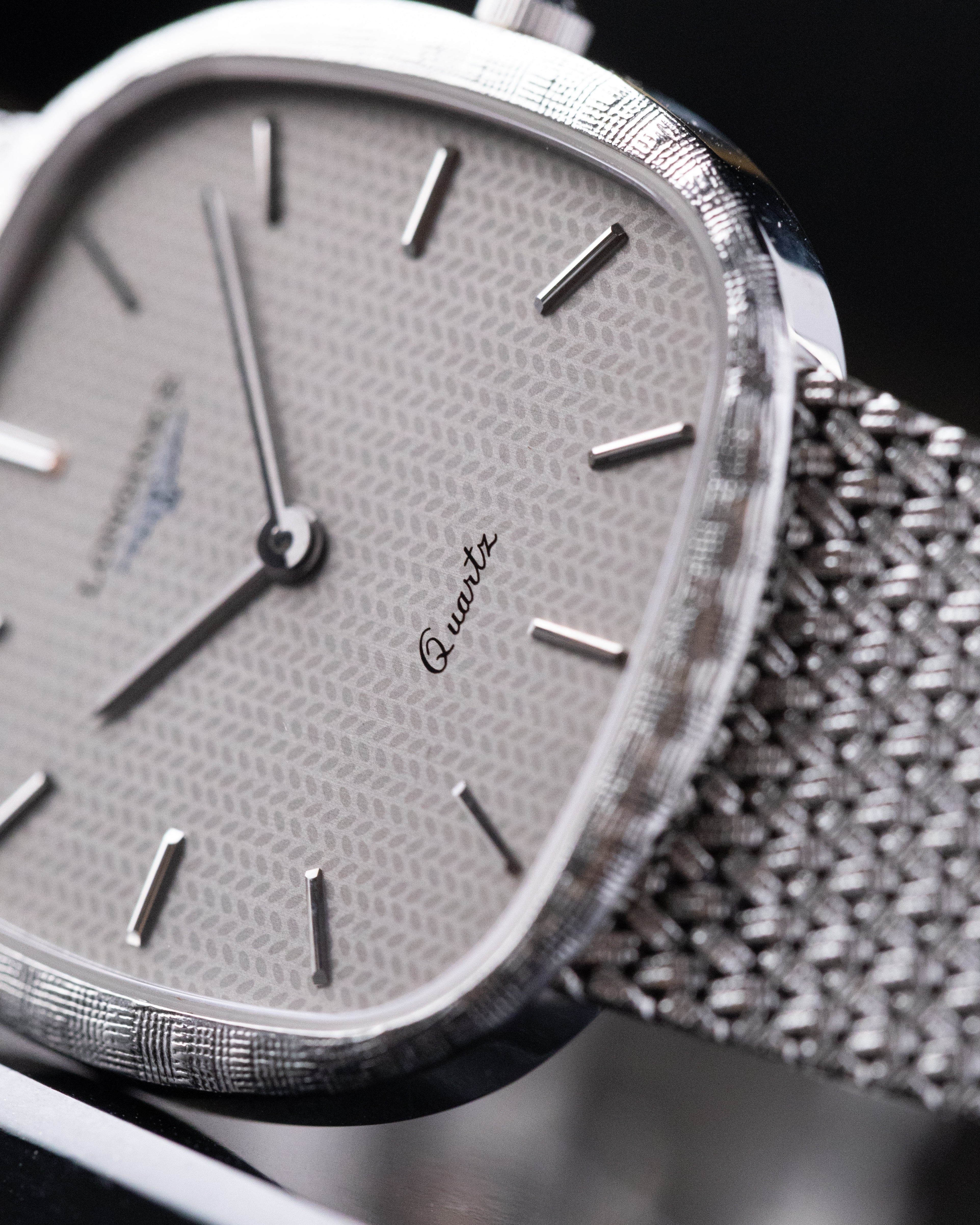 Neo - Vintage Longines Fashion Watch, Ellipse Case, Quartz from 1980’s - DuMarko