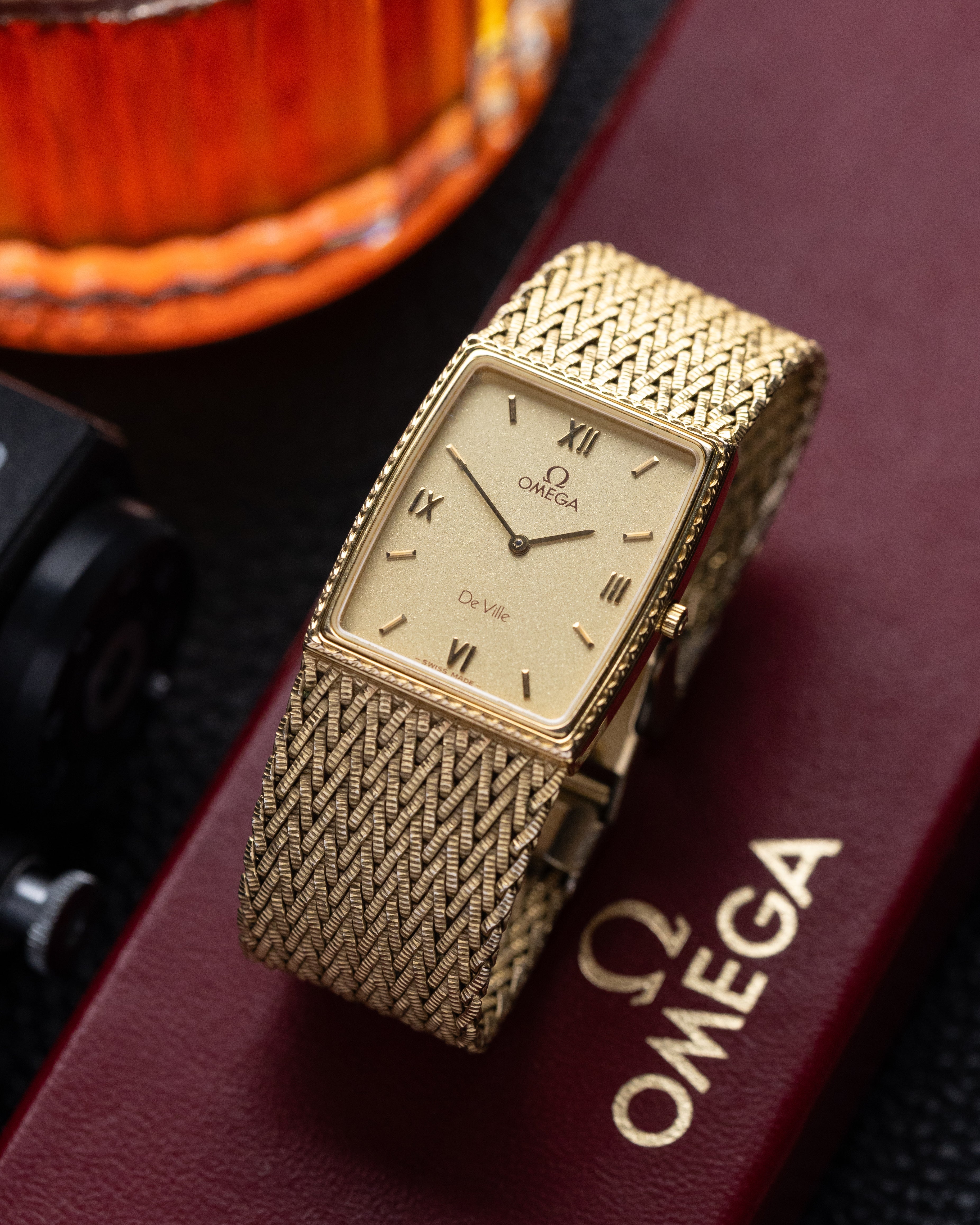 Omega De Ville, Quartz Cal. 1377, Luxury Swiss Unisex Watch from 1975 - DuMarko