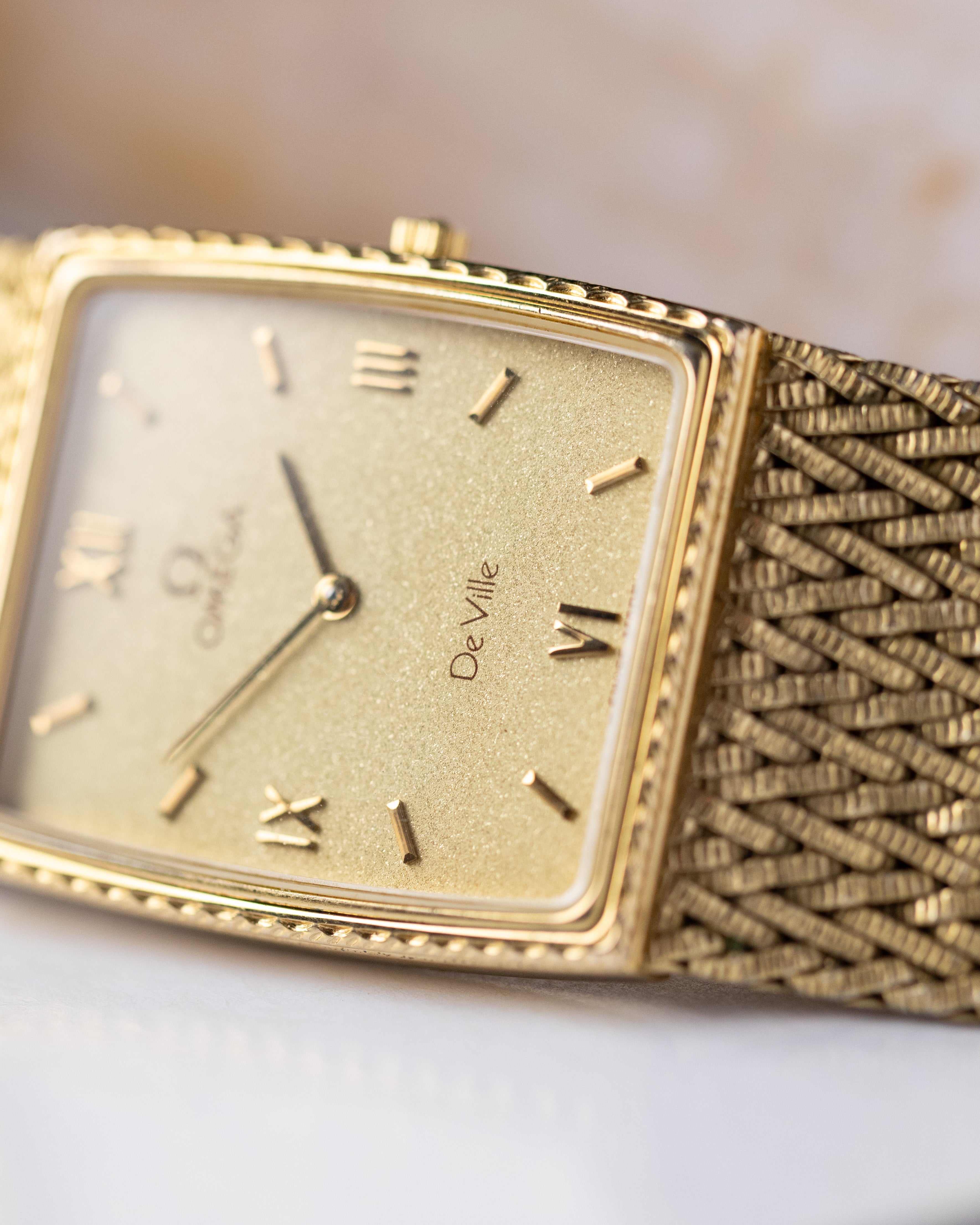 Omega De Ville, Quartz Cal. 1377, Luxury Swiss Unisex Watch from