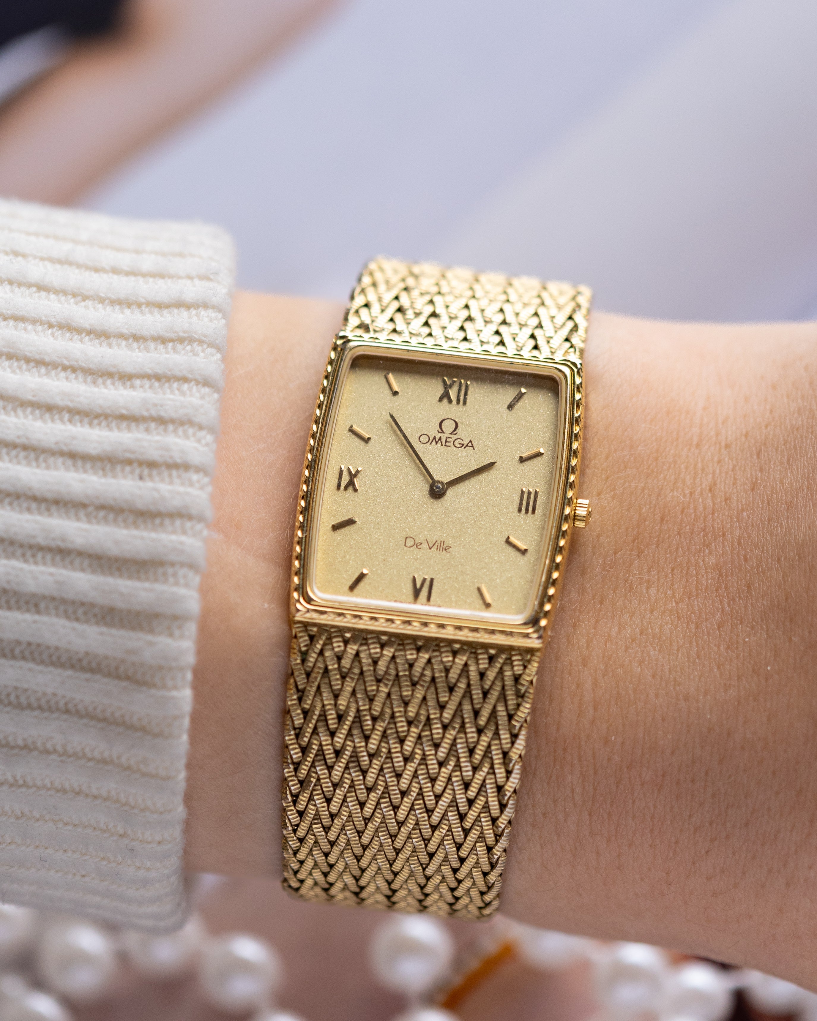 Omega De Ville, Quartz Cal. 1377, Luxury Swiss Unisex Watch from