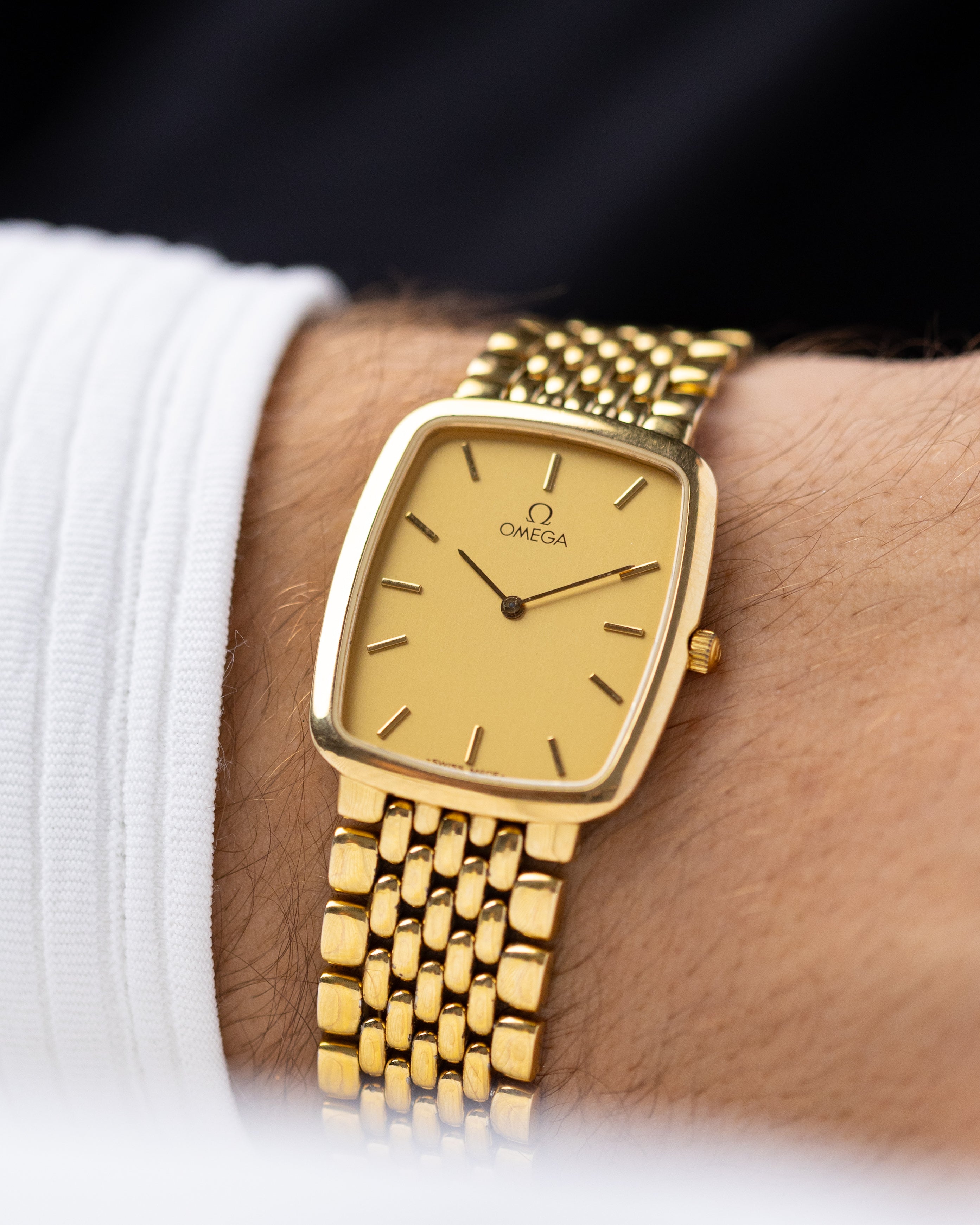 Omega De Ville, Vintage Quartz Watch, Extra Slim Dress Case from 1986 - DuMarko