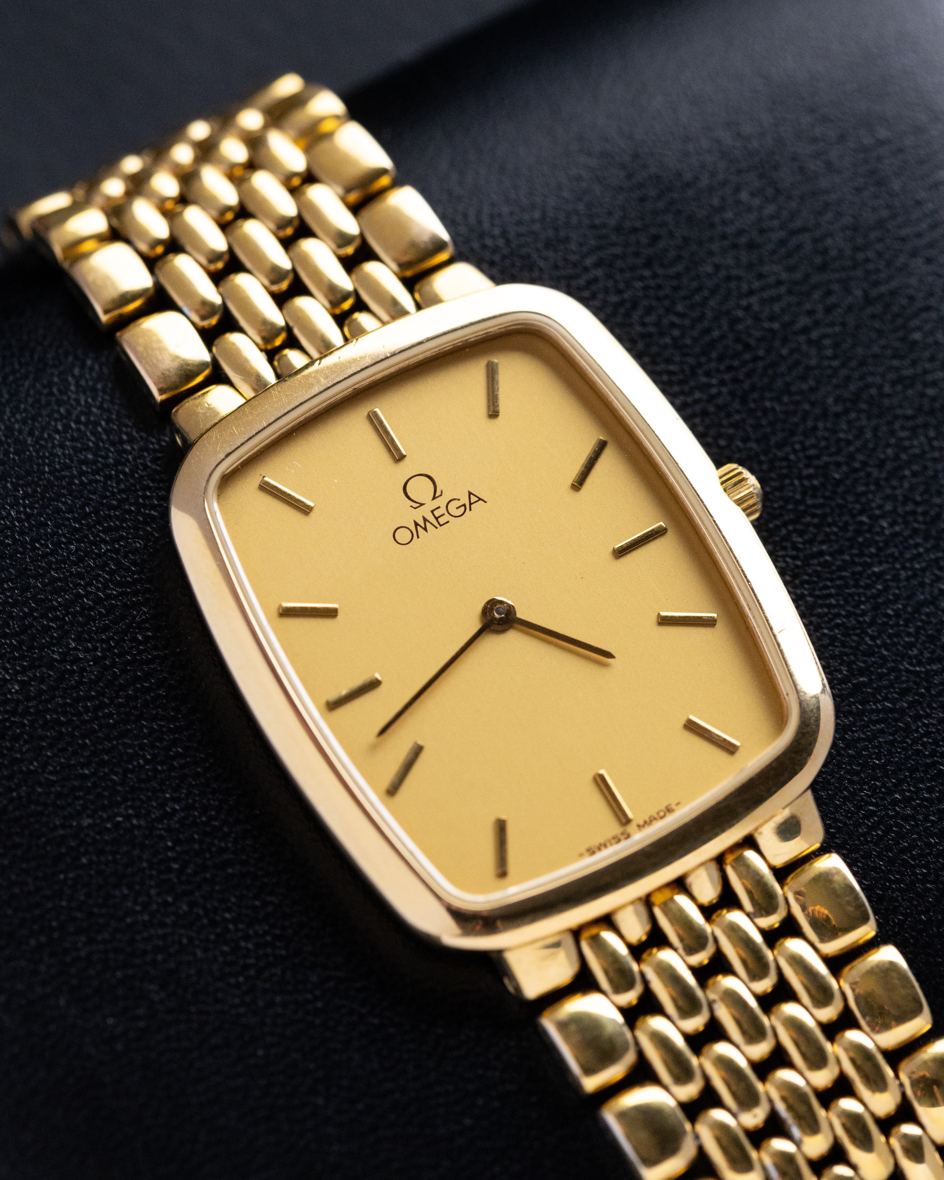Omega De Ville, Vintage Quartz Watch, Extra Slim Dress Case from 1986 - DuMarko