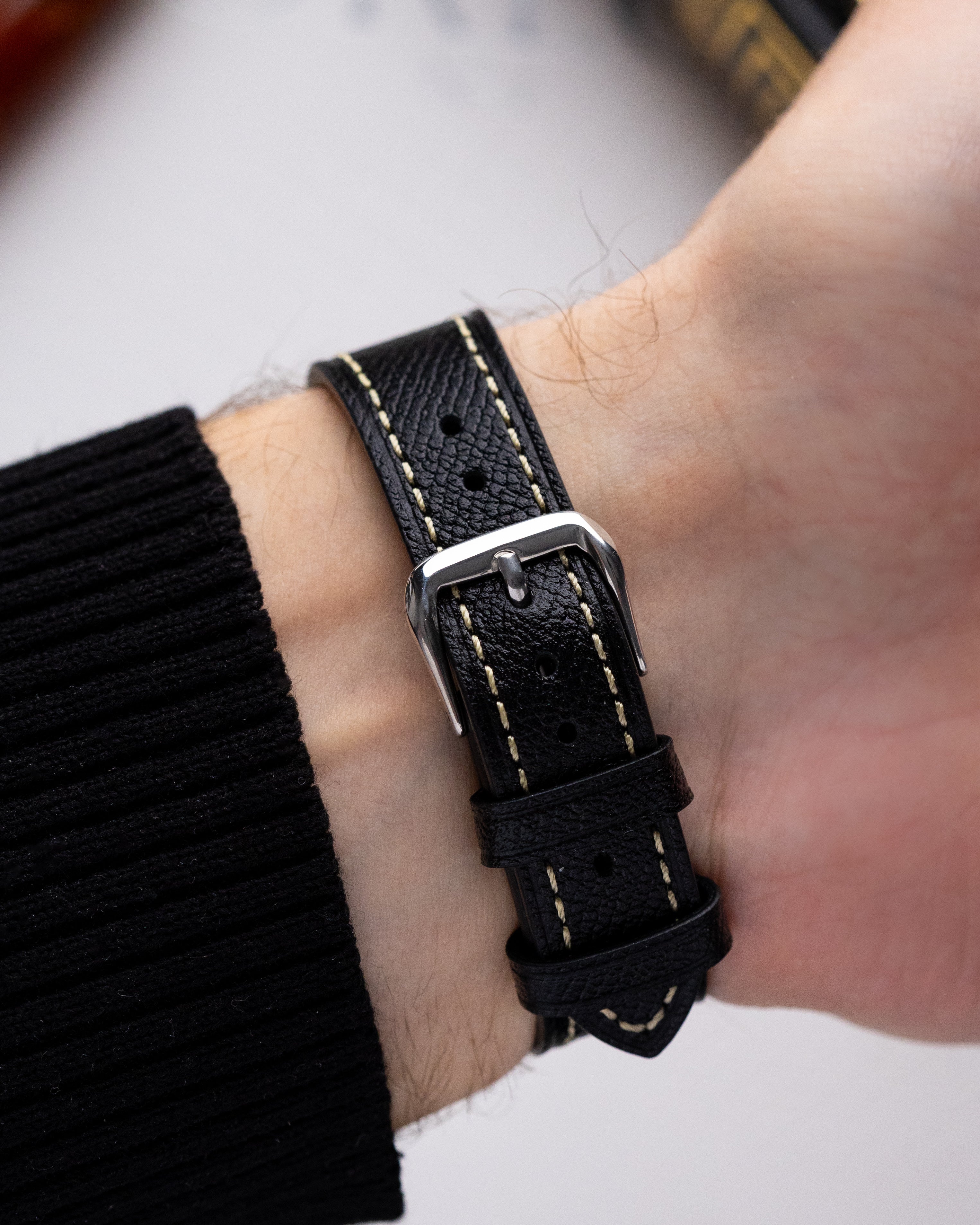 Omega Jumbo, Vintage Swiss watch, Ref. 2272 - 6, Black Linen Crosshair Gilded Dial from 1952 - DuMarko