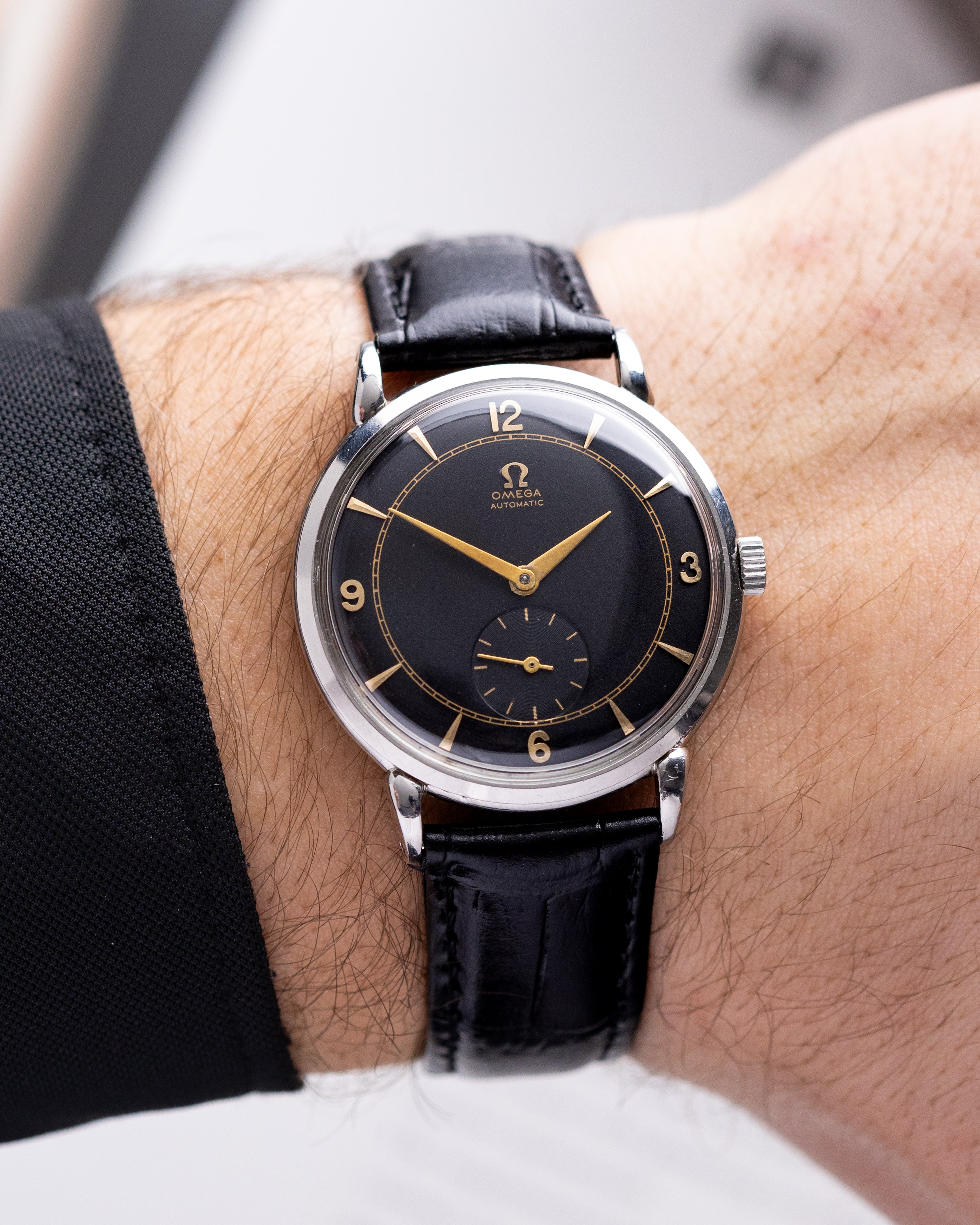 Omega Vintage Swiss Watch, Automatic Bumper, Ref. 2398, Black gilt dial - DuMarko