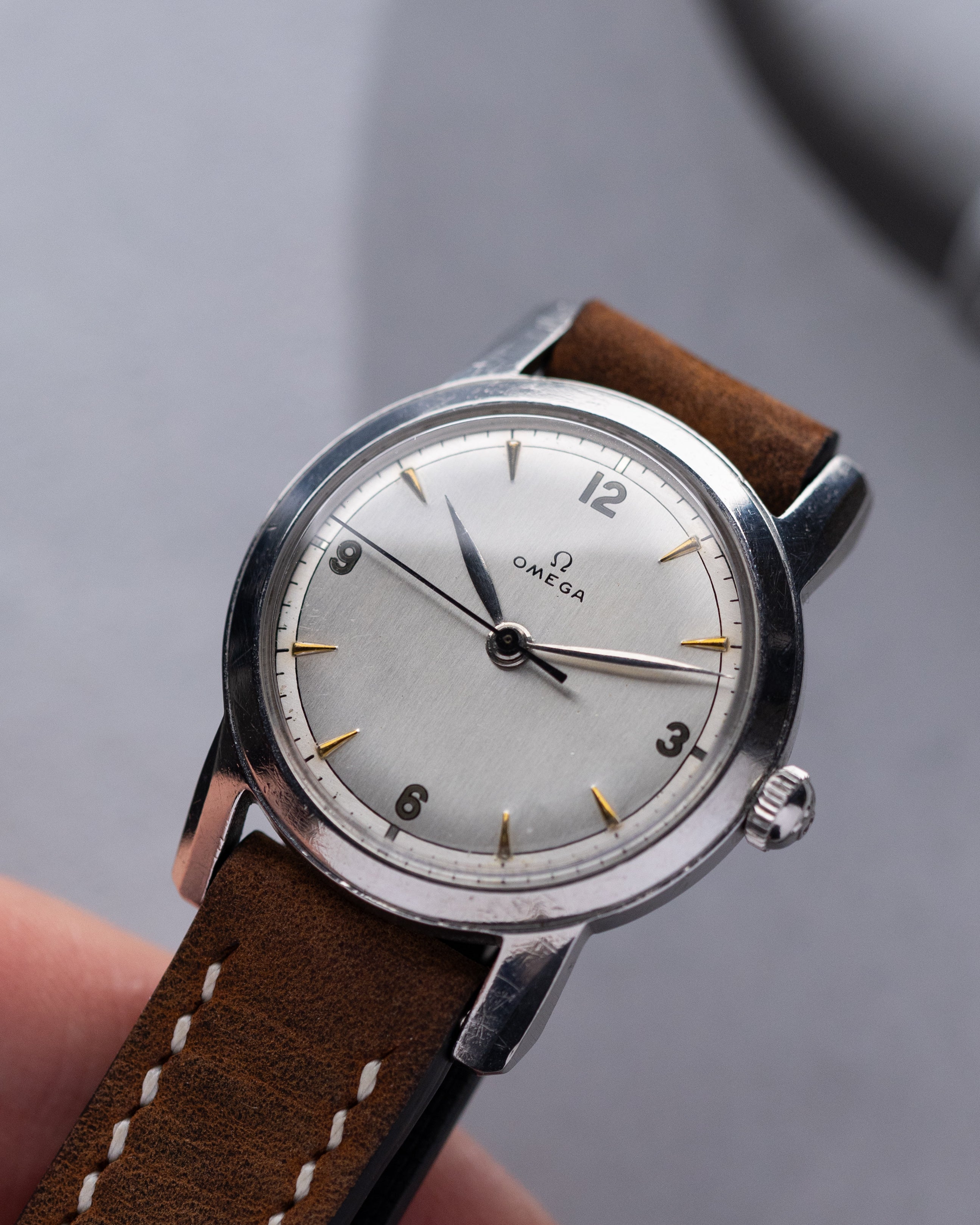 Omega Vintage Swiss Watch, Two - tone metallic dial, Ref. 2474 - 2, Cal. 28SC from 1947 - DuMarko