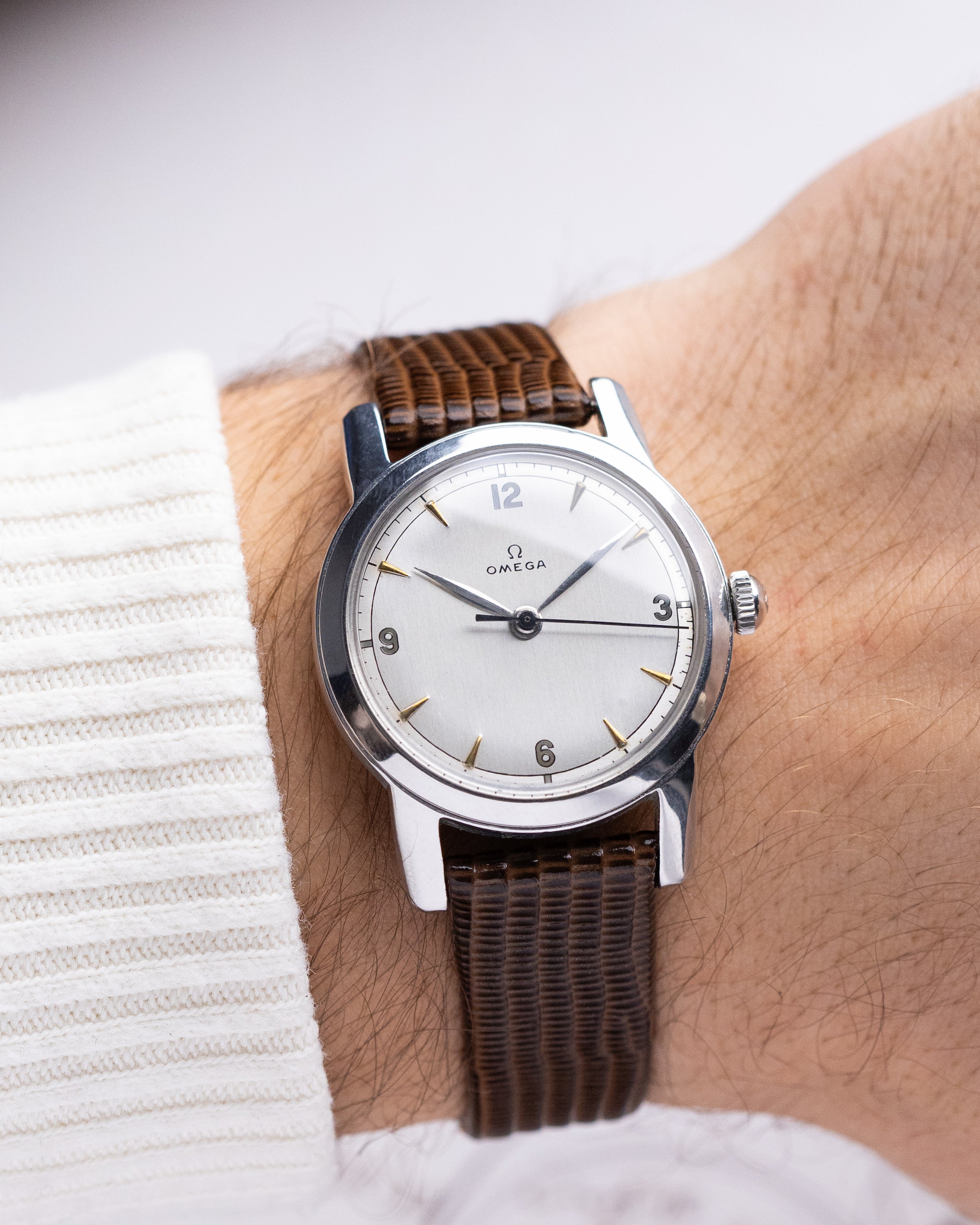 Omega Vintage Swiss Watch, Two - tone metallic dial, Ref. 2474 - 2, Cal. 28SC from 1947 - DuMarko