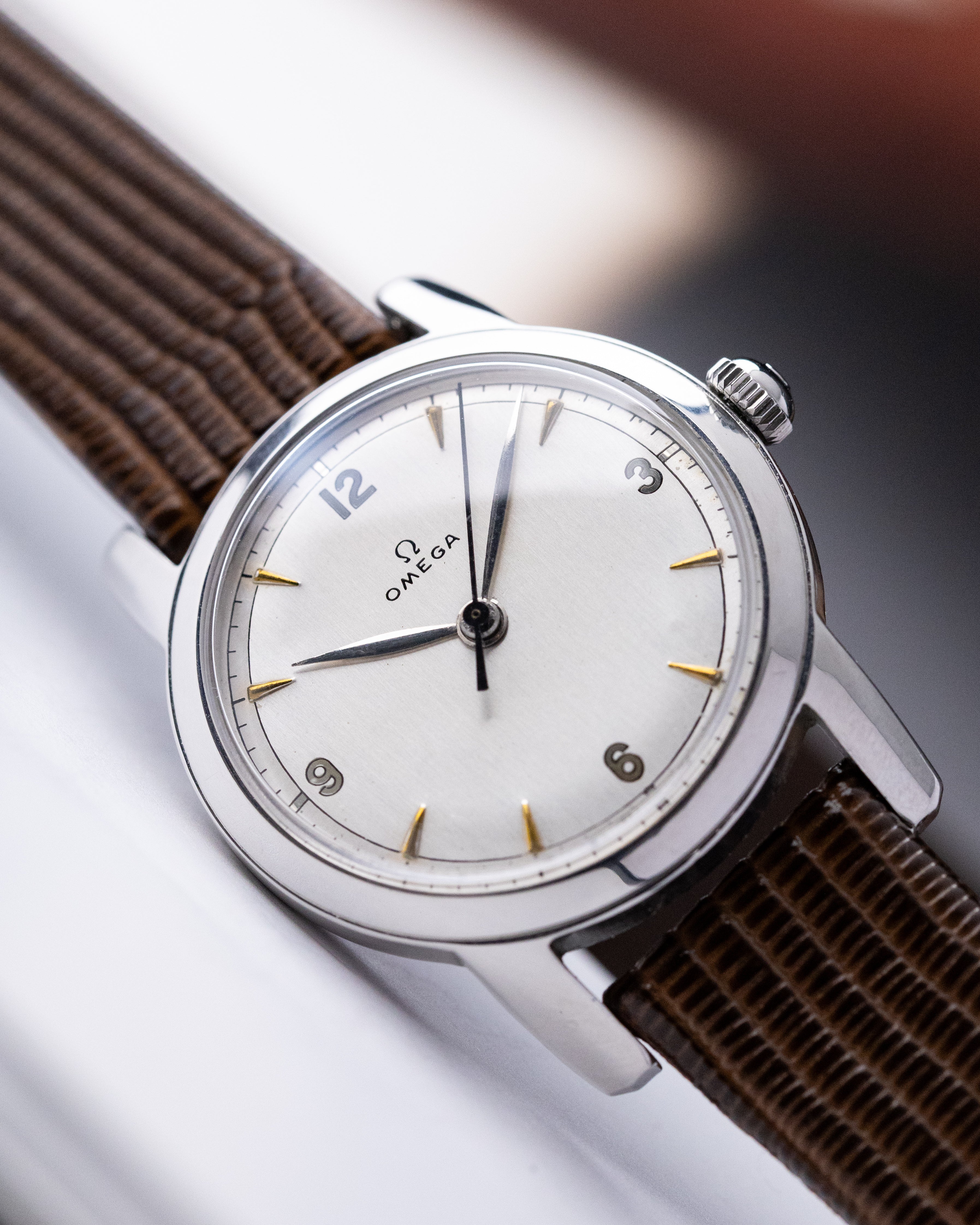 Omega Vintage Swiss Watch, Two - tone metallic dial, Ref. 2474 - 2, Cal. 28SC from 1947 - DuMarko