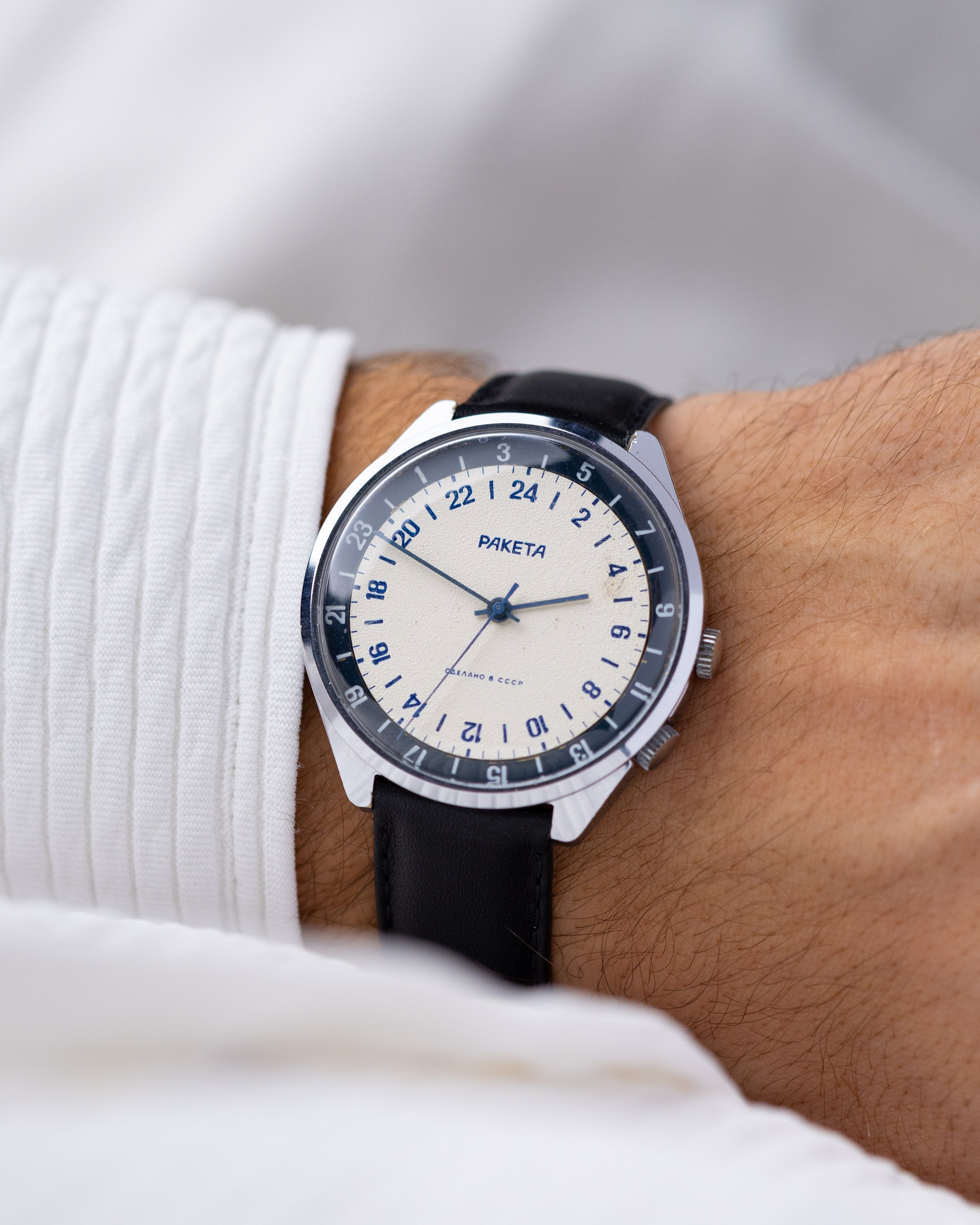 Raketa Vintage. Soviet Watch 24 hours, Original dial, Oversize case 40 mm from 1970's - DuMarko