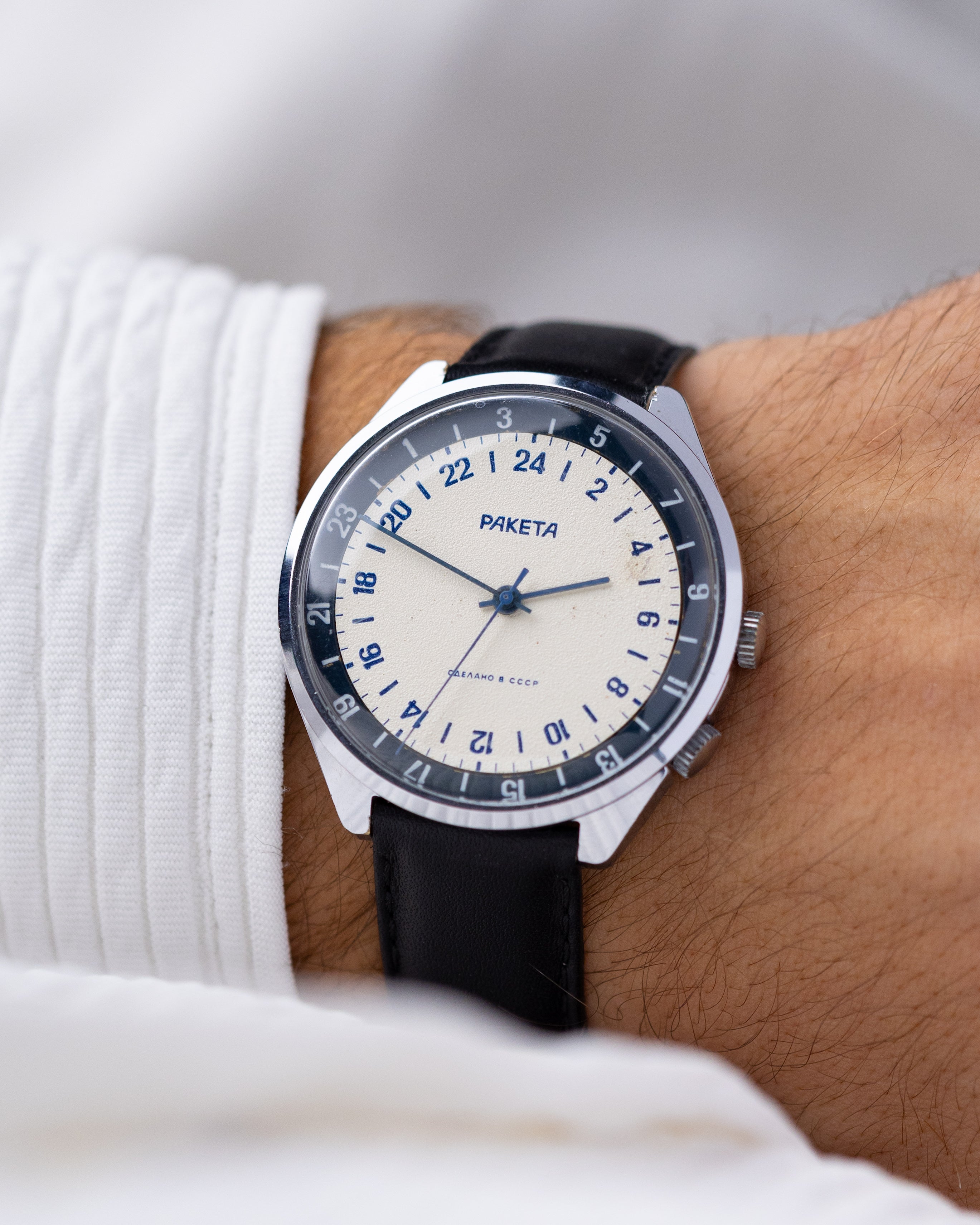 Raketa Vintage. Soviet Watch 24 hours, Original dial, Oversize case 40 mm from 1970's - DuMarko