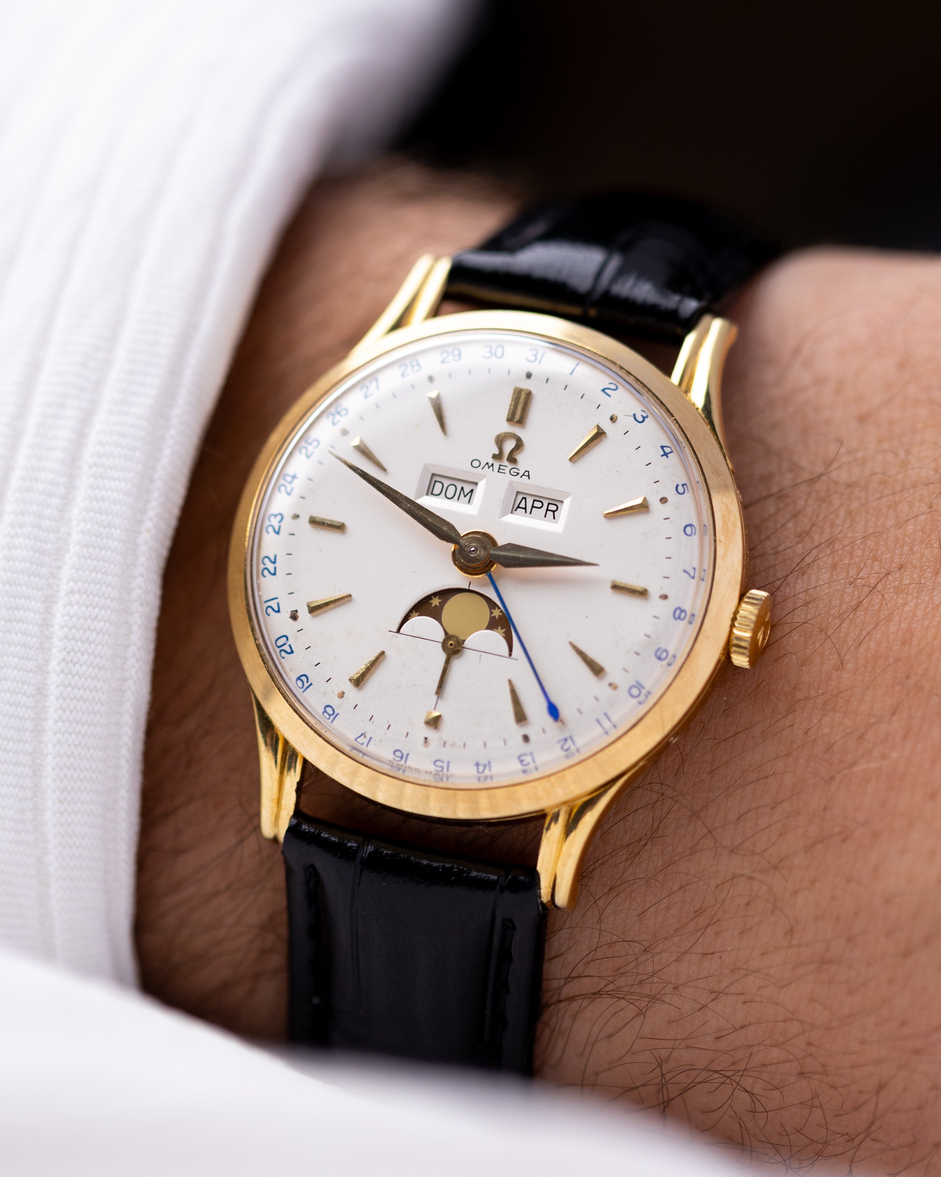 Rare Vintage Omega Cosmic, Swiss Watch, Ref. 2471/2, 18K Solid Gold Case, Triple Calendar Moonphase from 1952 - DuMarko