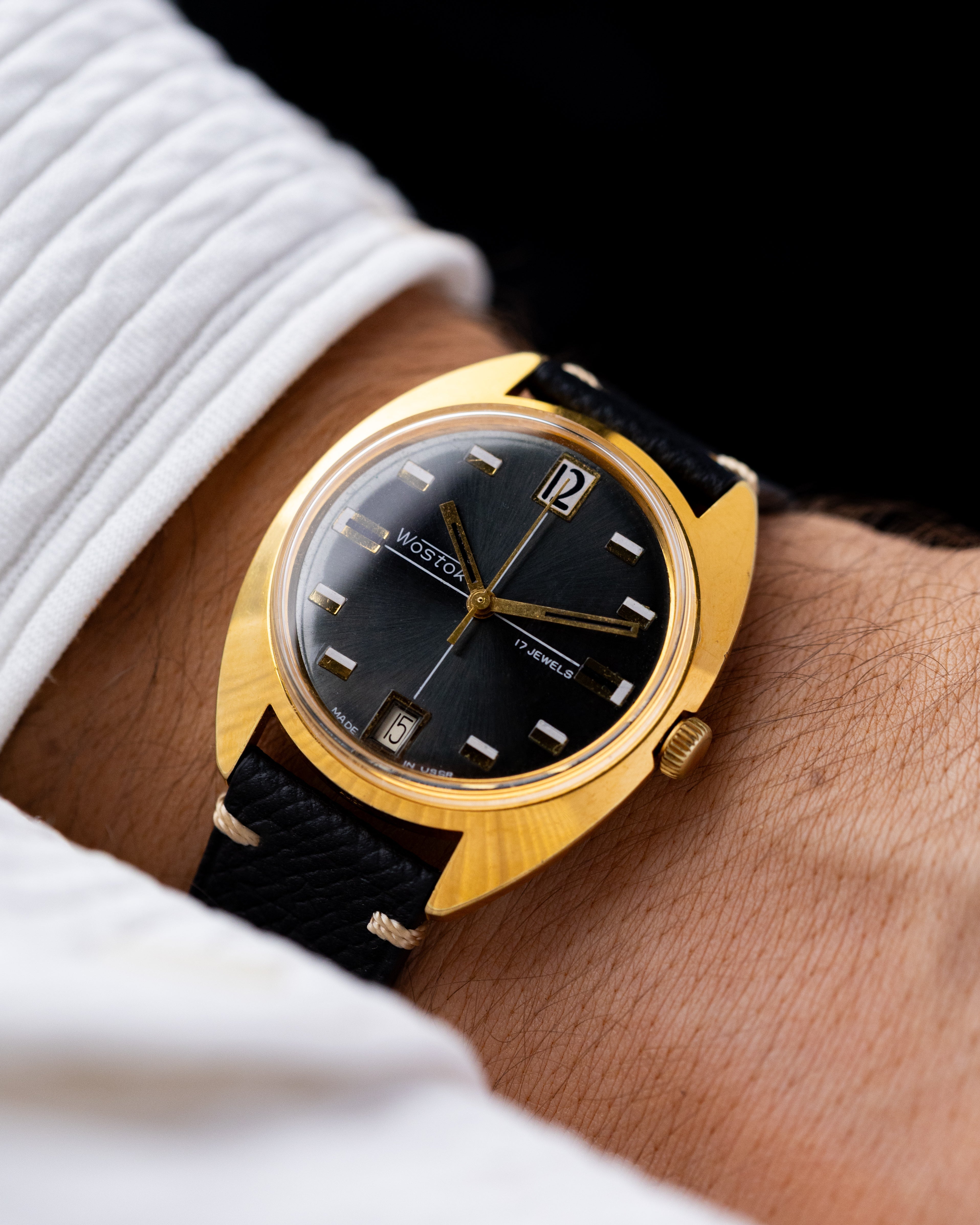 Rare Vintage Vostok Soviet Watch, Black Crosshair Dial, Date window from 1970's - DuMarko