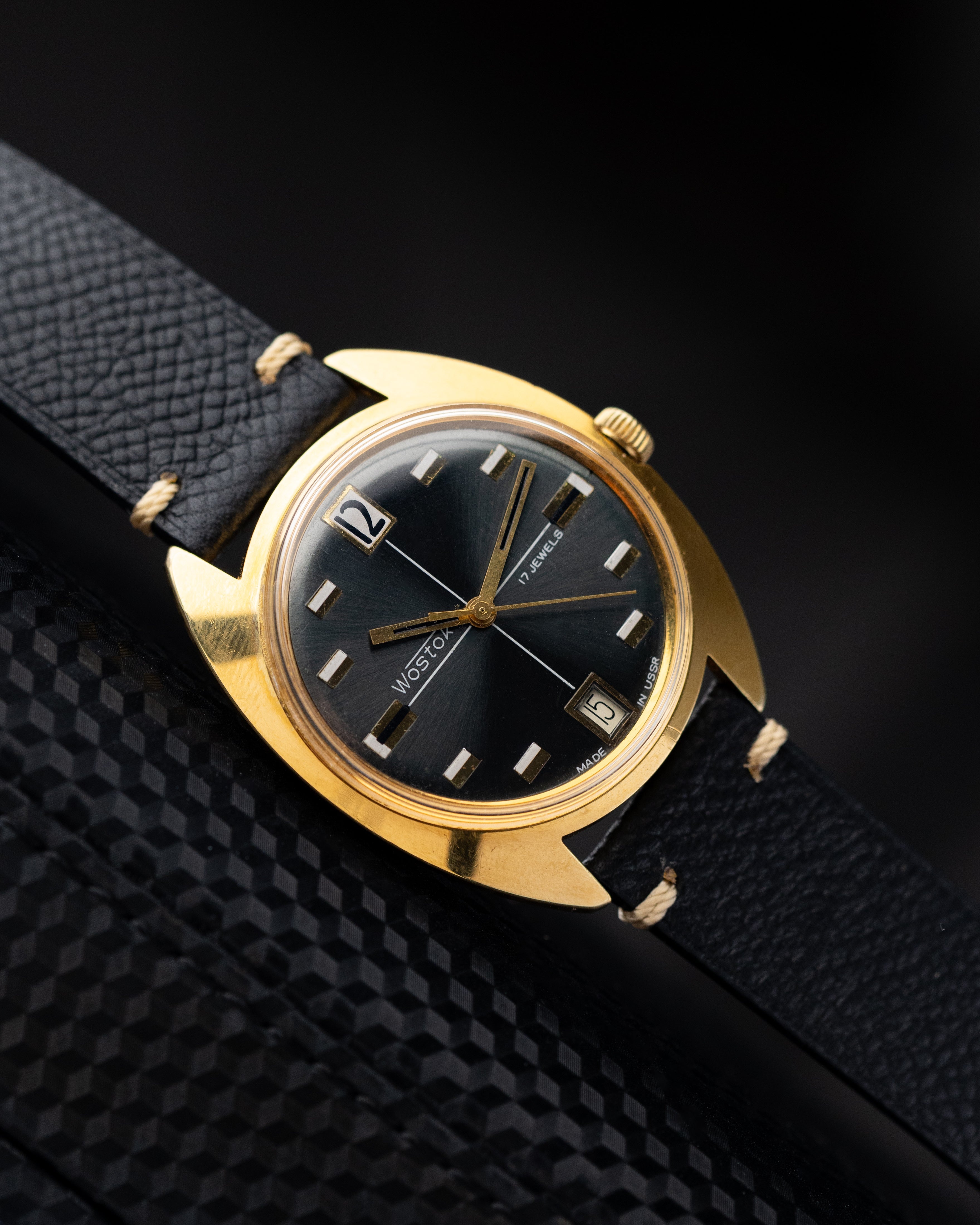 Rare Vintage Vostok Soviet Watch, Black Crosshair Dial, Date window from 1970's - DuMarko