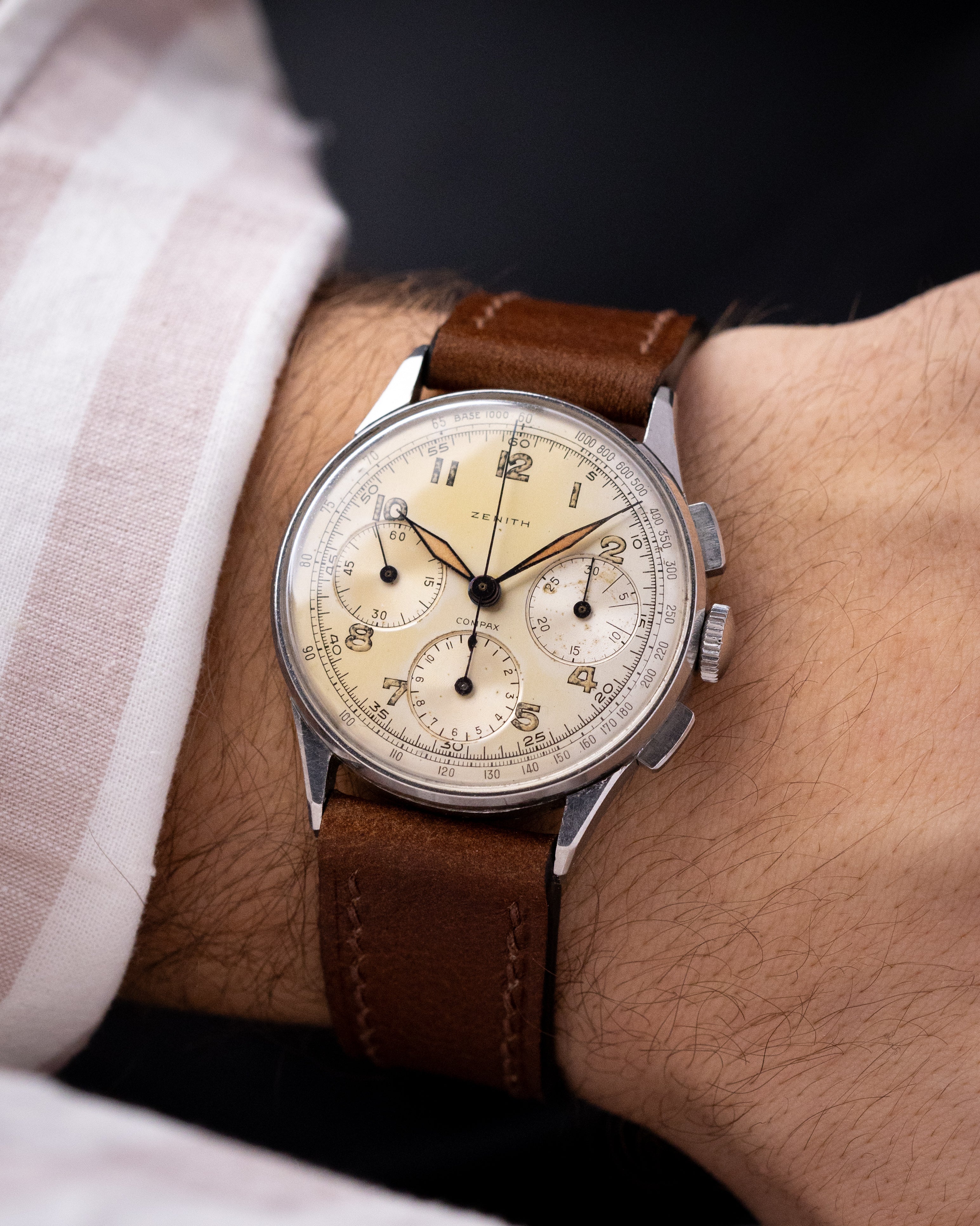 Rare Vintage Zenith/Universal Genève Compax Chronograph, Ref. 22510, Cal. 156, Tri - Register, Cream Patina Dial from 1940s - DuMarko