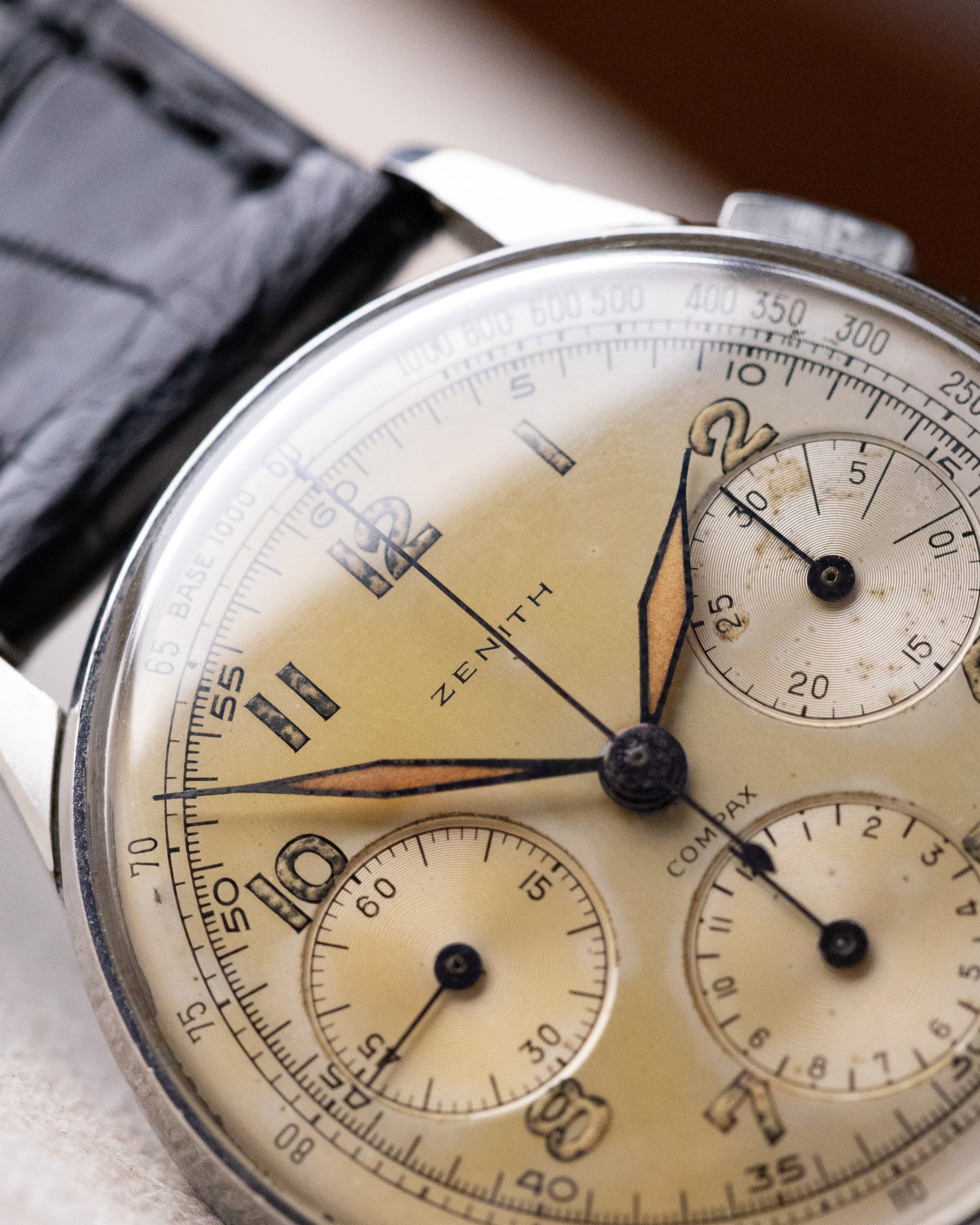 Rare Vintage Zenith/Universal Genève Compax Chronograph, Ref. 22510, Cal. 156, Tri - Register, Cream Patina Dial from 1940s - DuMarko