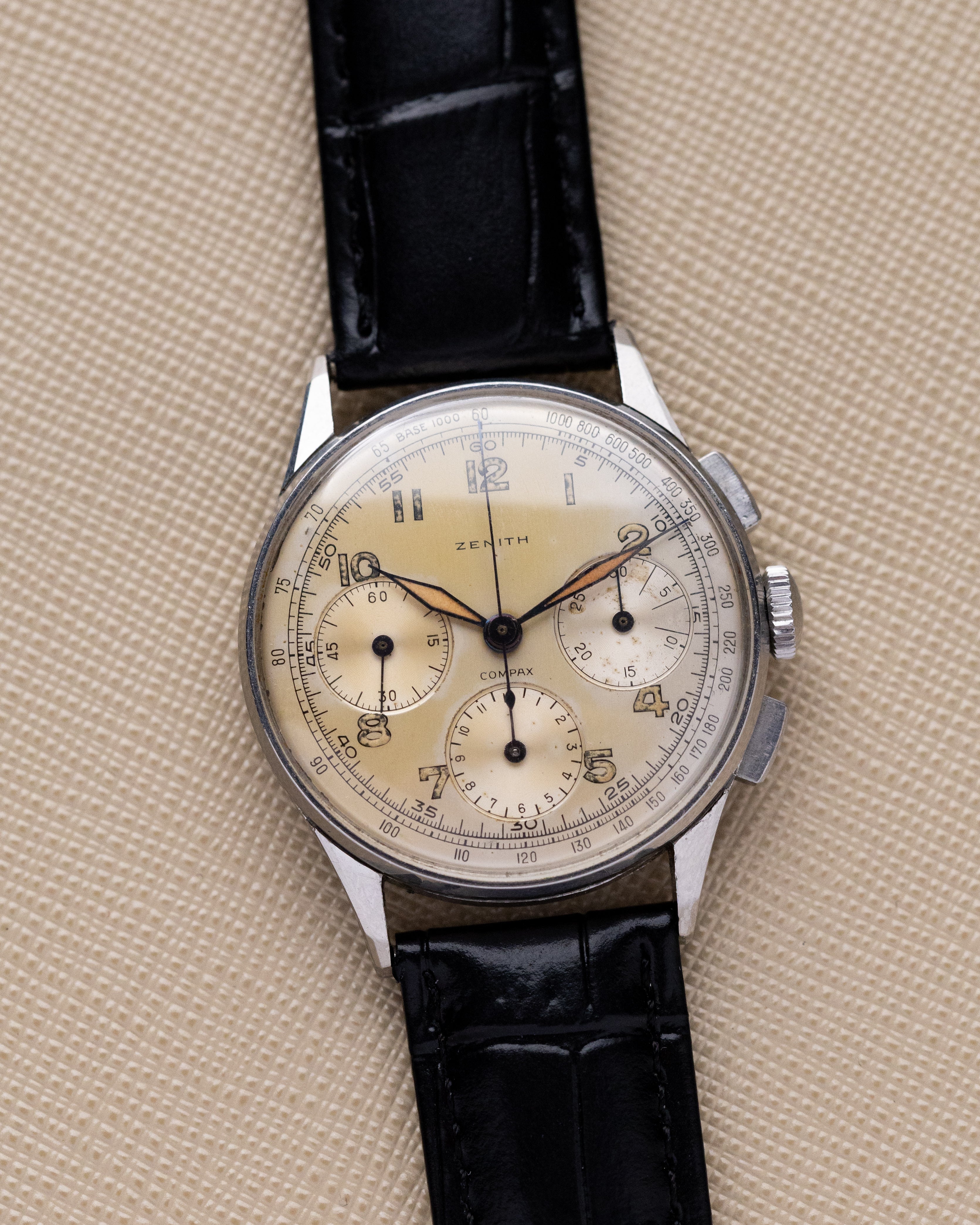 Rare Vintage Zenith/Universal Genève Compax Chronograph, Ref. 22510, Cal. 156, Tri - Register, Cream Patina Dial from 1940s - DuMarko