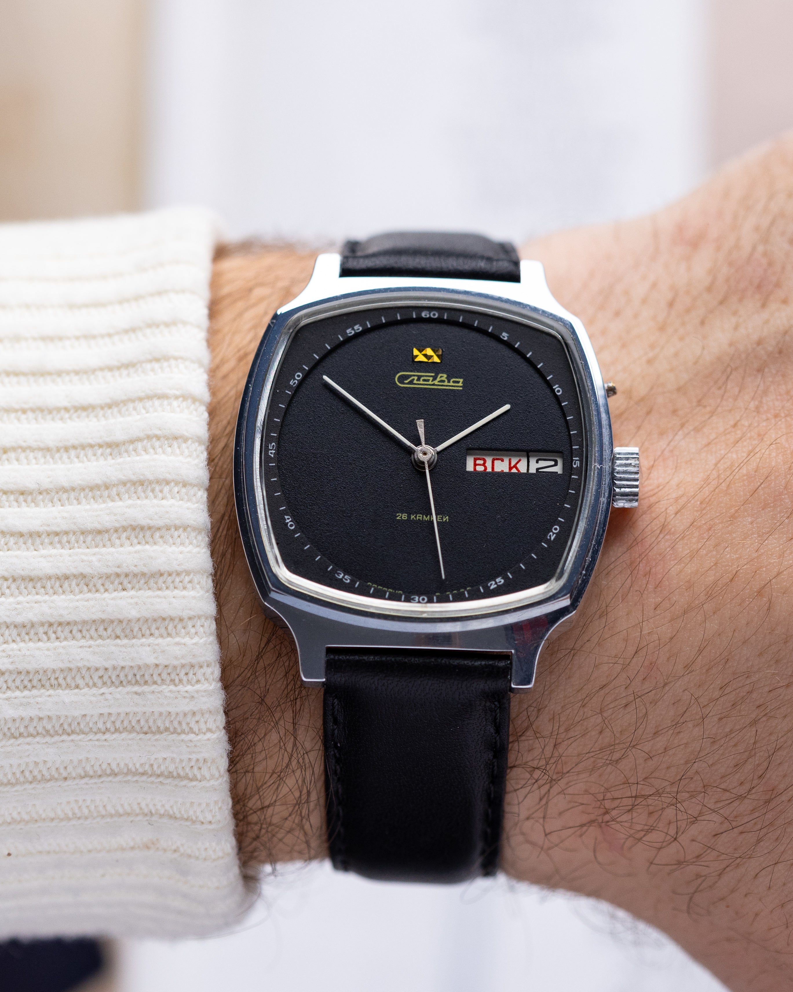 Slava Vintage NOS Square Tank, Automatic movement, Day/Date window, Made in USSR - DuMarko