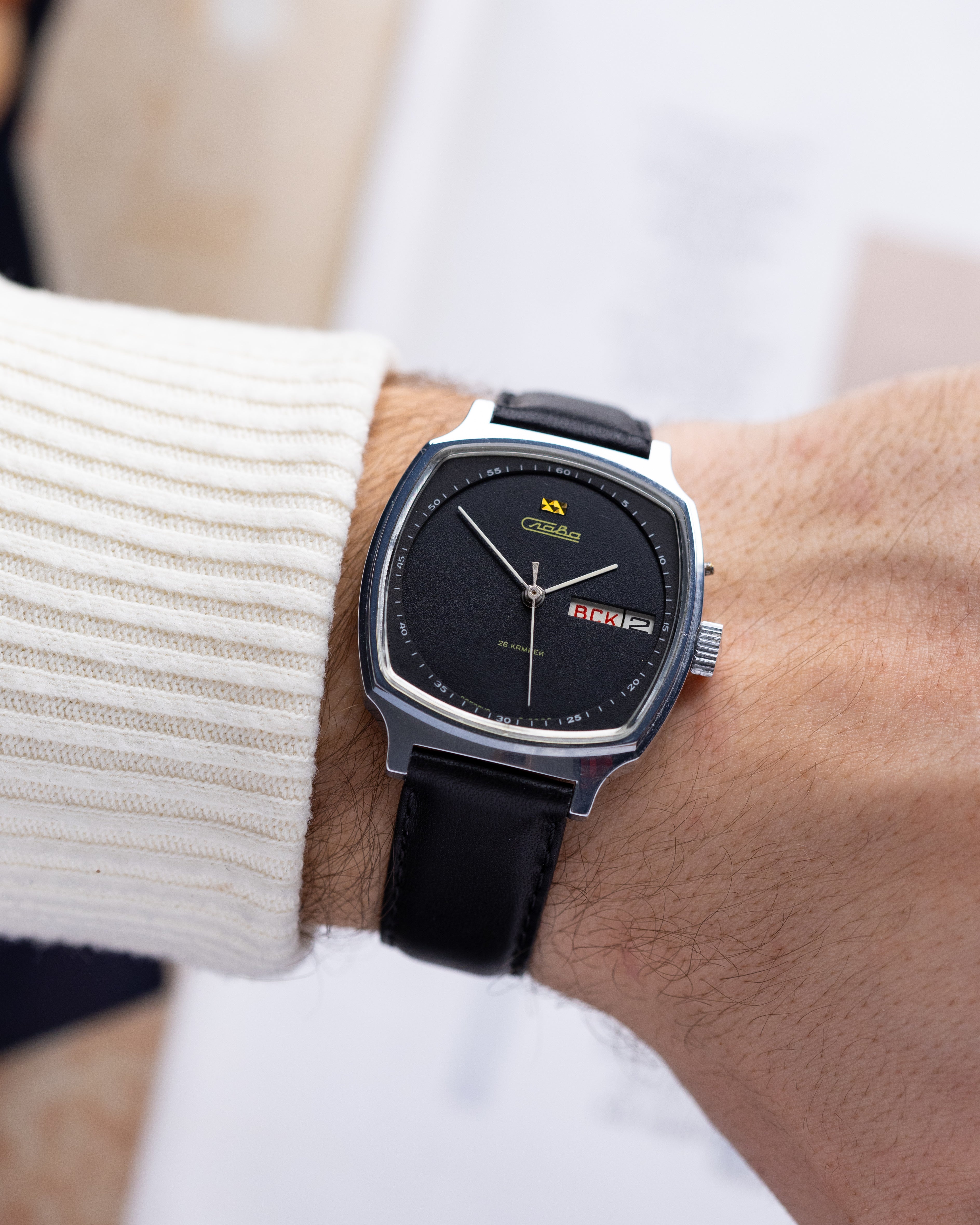 Slava Vintage NOS Square Tank, Automatic movement, Day/Date window, Made in USSR - DuMarko