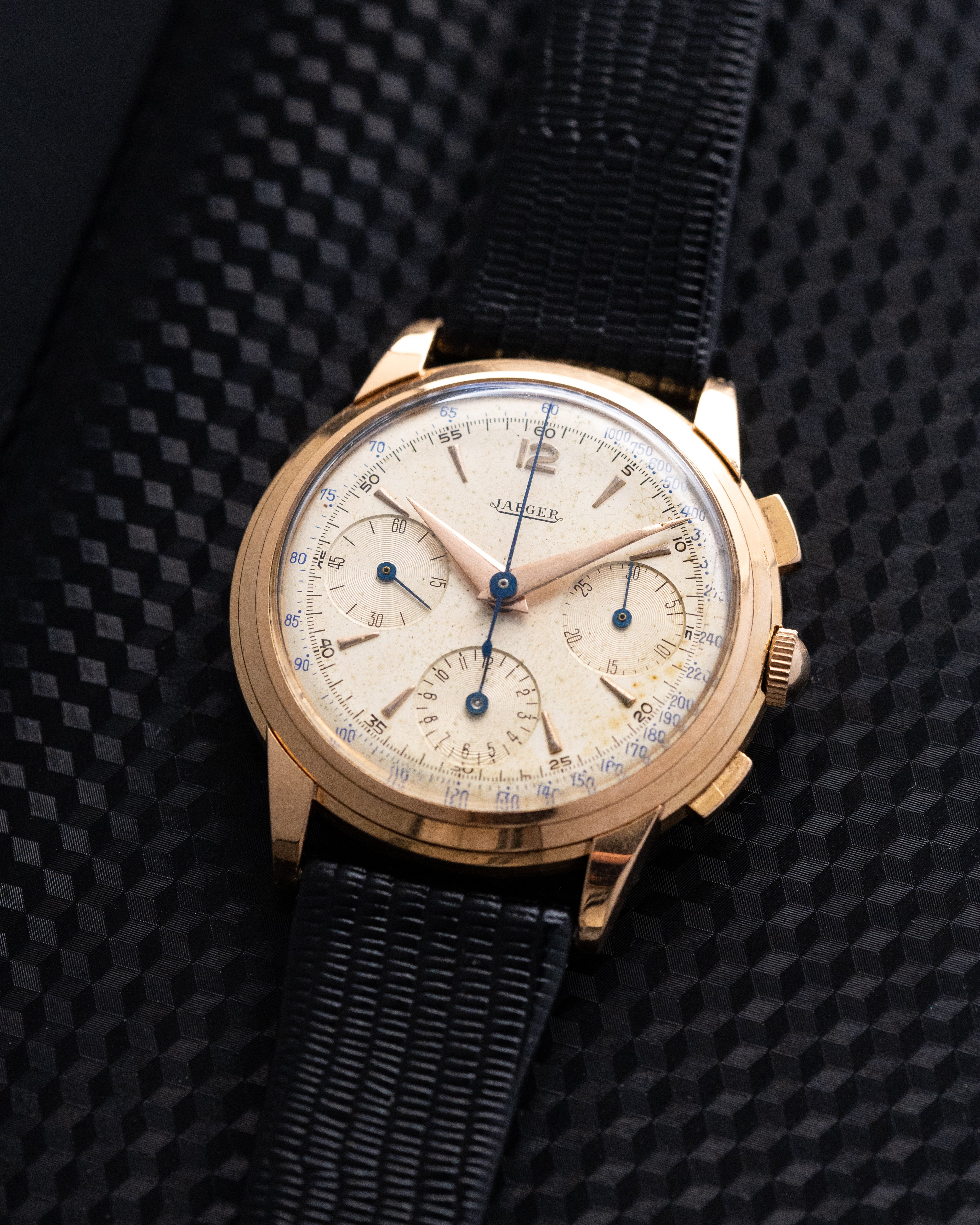 Vintage Jaeger - LeCoultre Chronograph, 18K Solid Gold Case Cal. UG 285 from 1940's - DuMarko