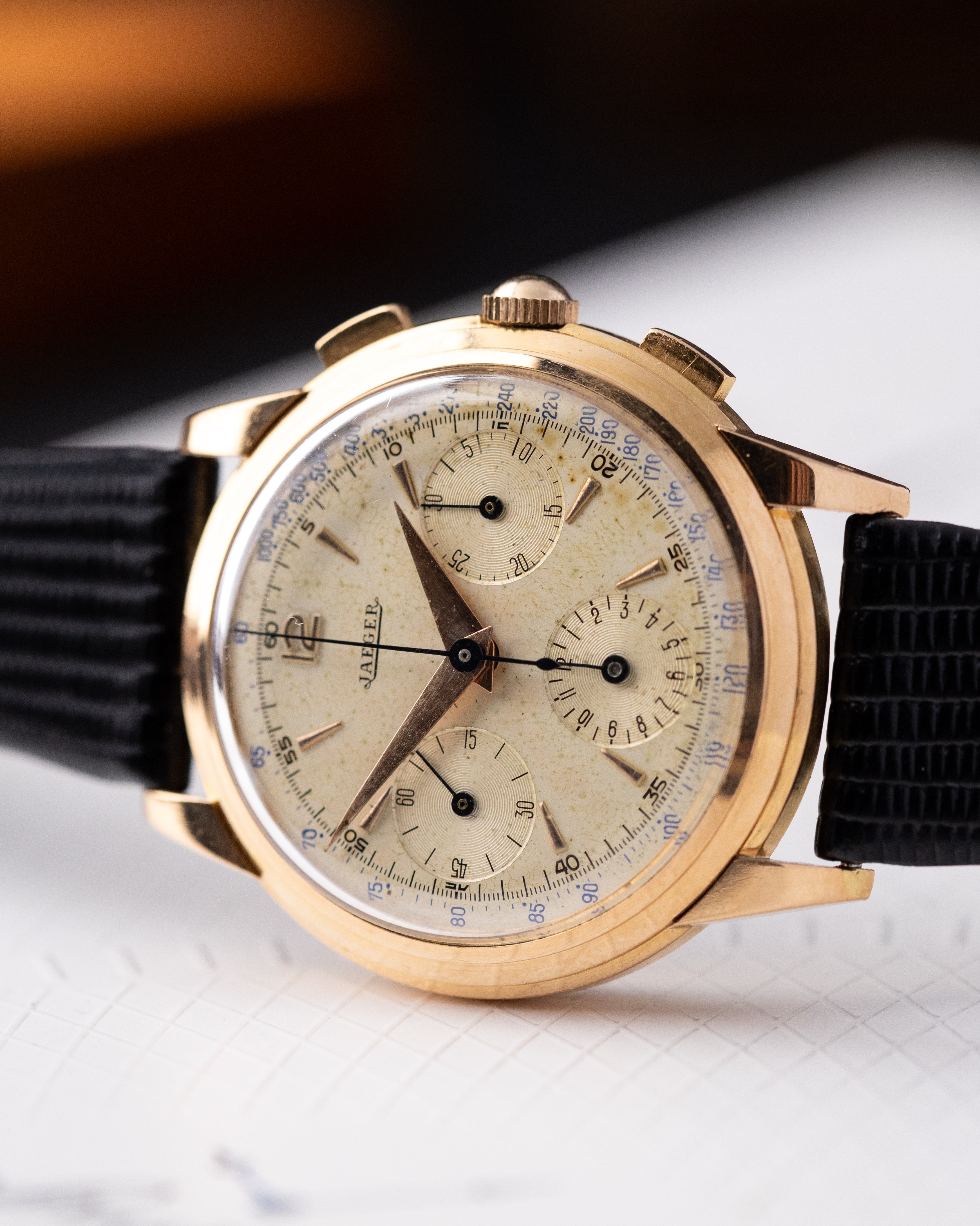 Vintage Jaeger - LeCoultre Chronograph, 18K Solid Gold Case Cal. UG 285 from 1940's - DuMarko