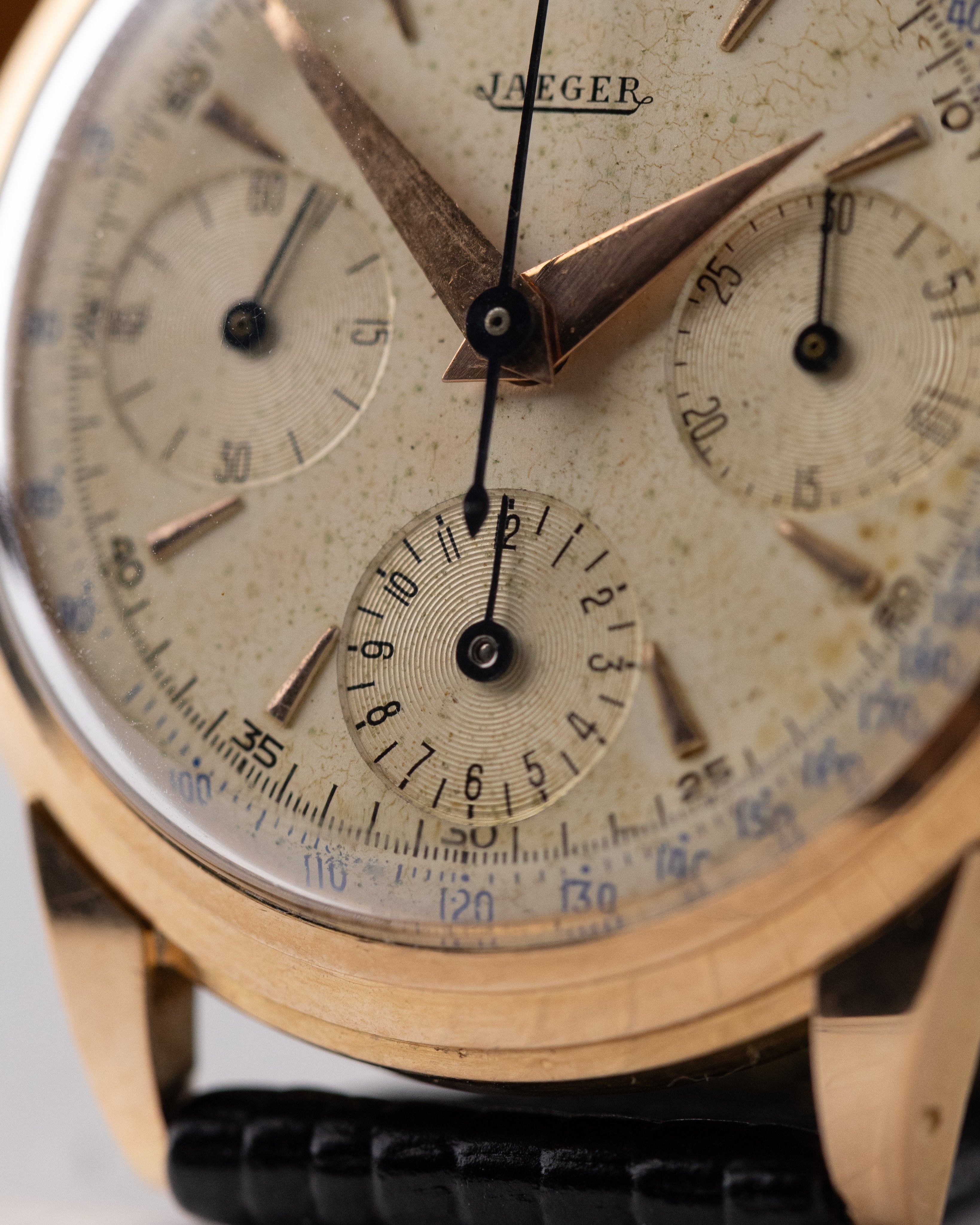 Vintage Jaeger - LeCoultre Chronograph, 18K Solid Gold Case Cal. UG 285 from 1940's - DuMarko