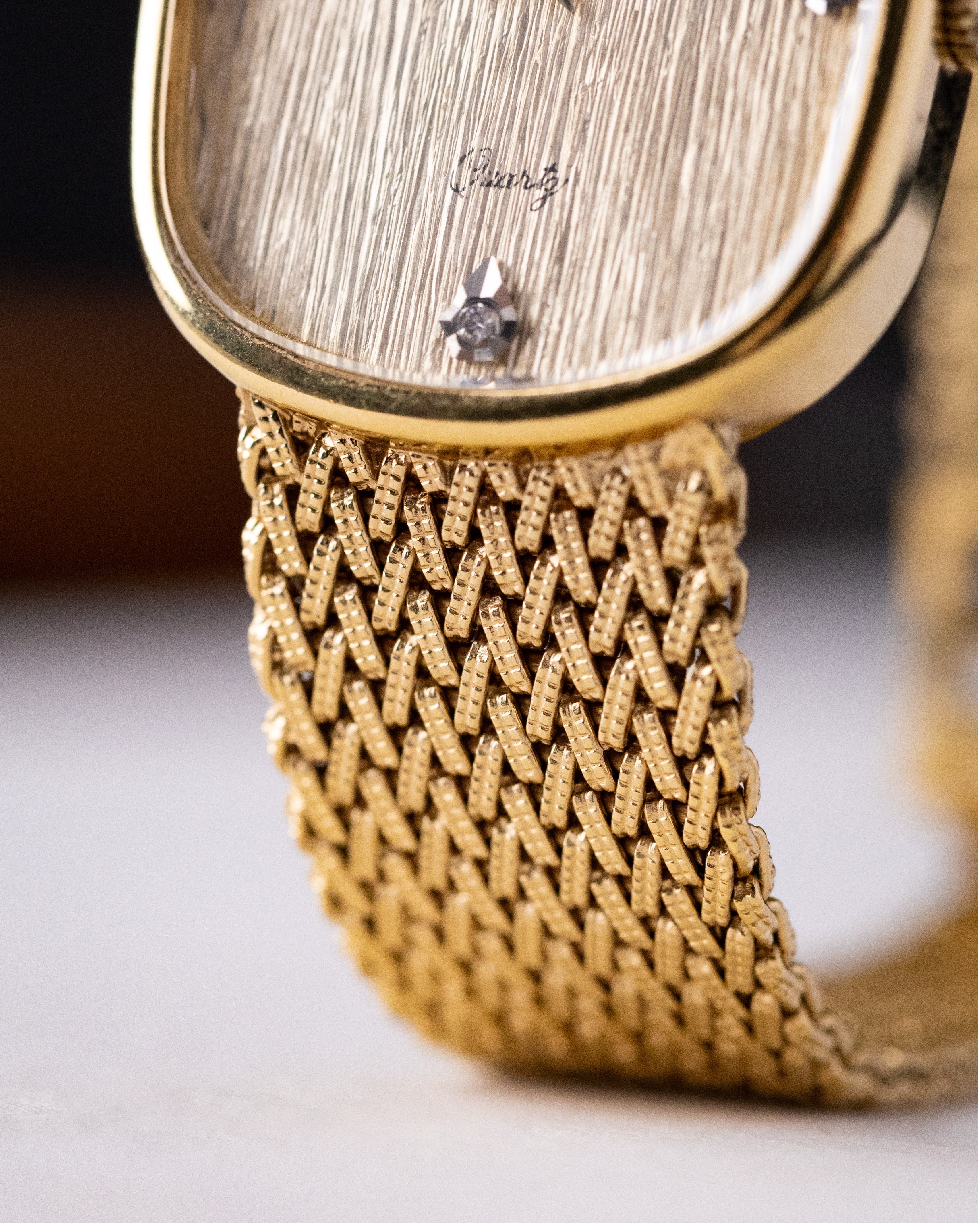 Vintage Longines Art Deco Ellipse Case, Champagne Brushed Dial, Swiss Quartz Watch from 1980 - DuMarko