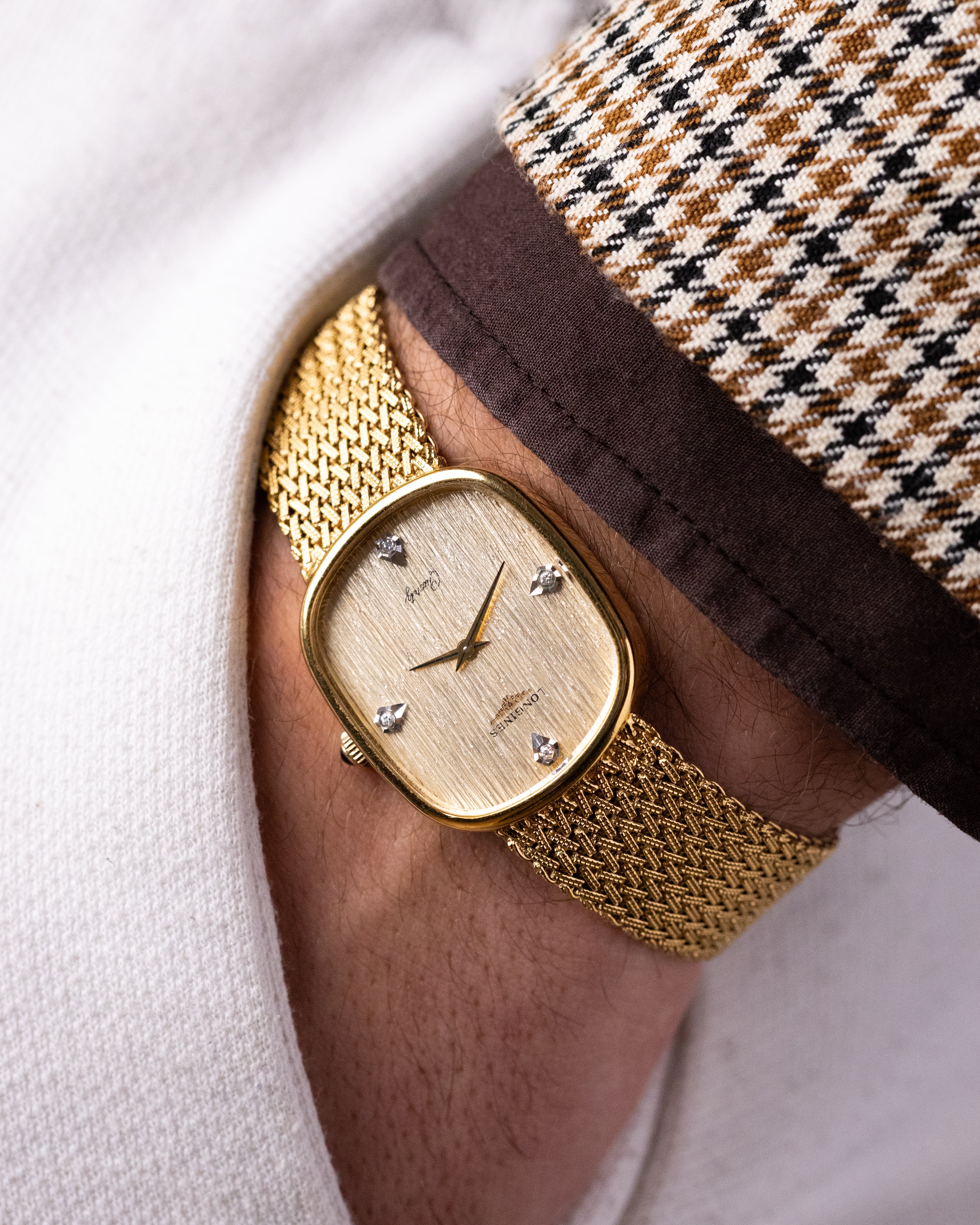 Vintage Longines Art Deco Ellipse Case, Champagne Brushed Dial, Swiss Quartz Watch from 1980 - DuMarko