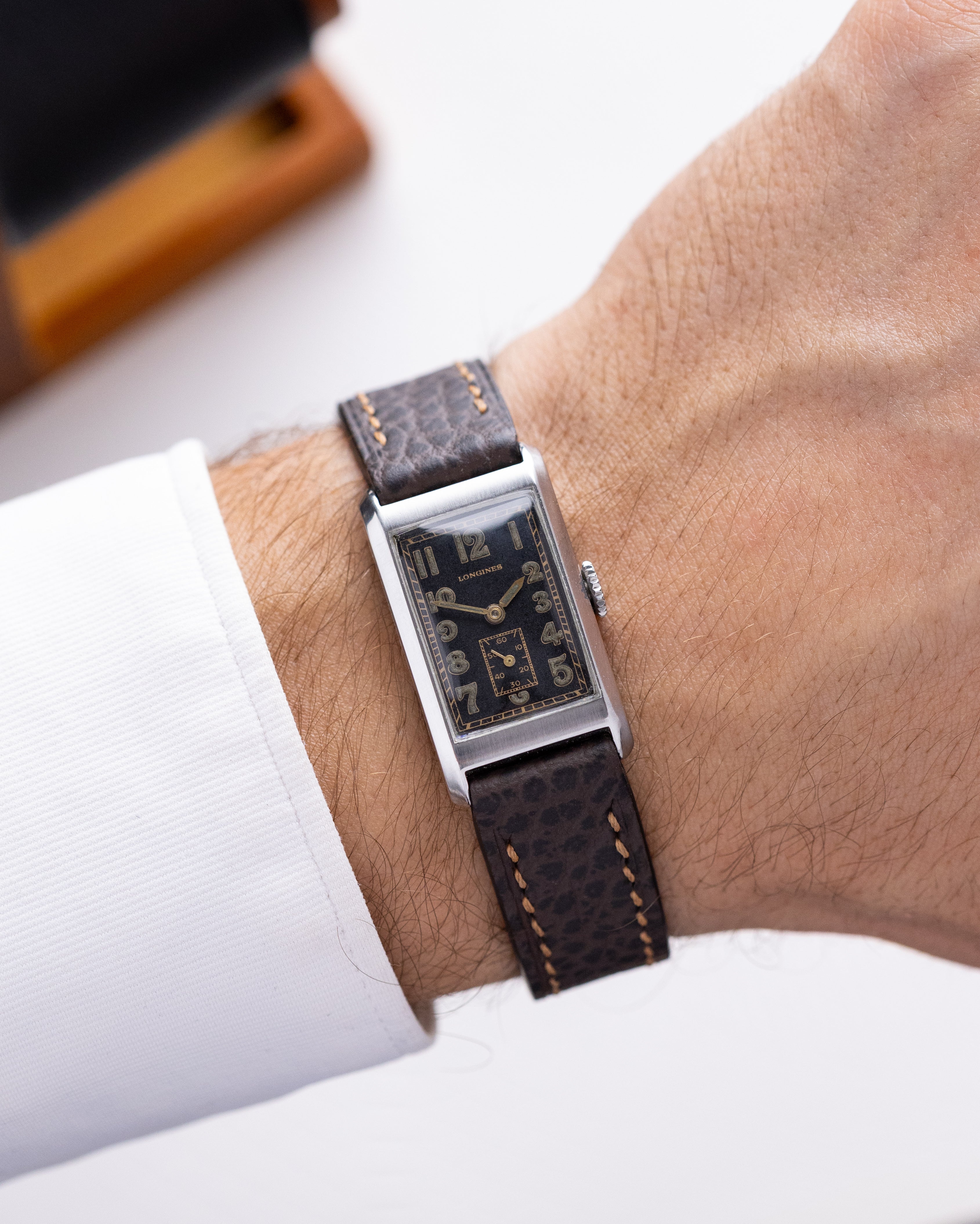Vintage Longines Art Deco Tank, Black Gilt dial, Swiss Made Cal. 2517 from 1938 - DuMarko