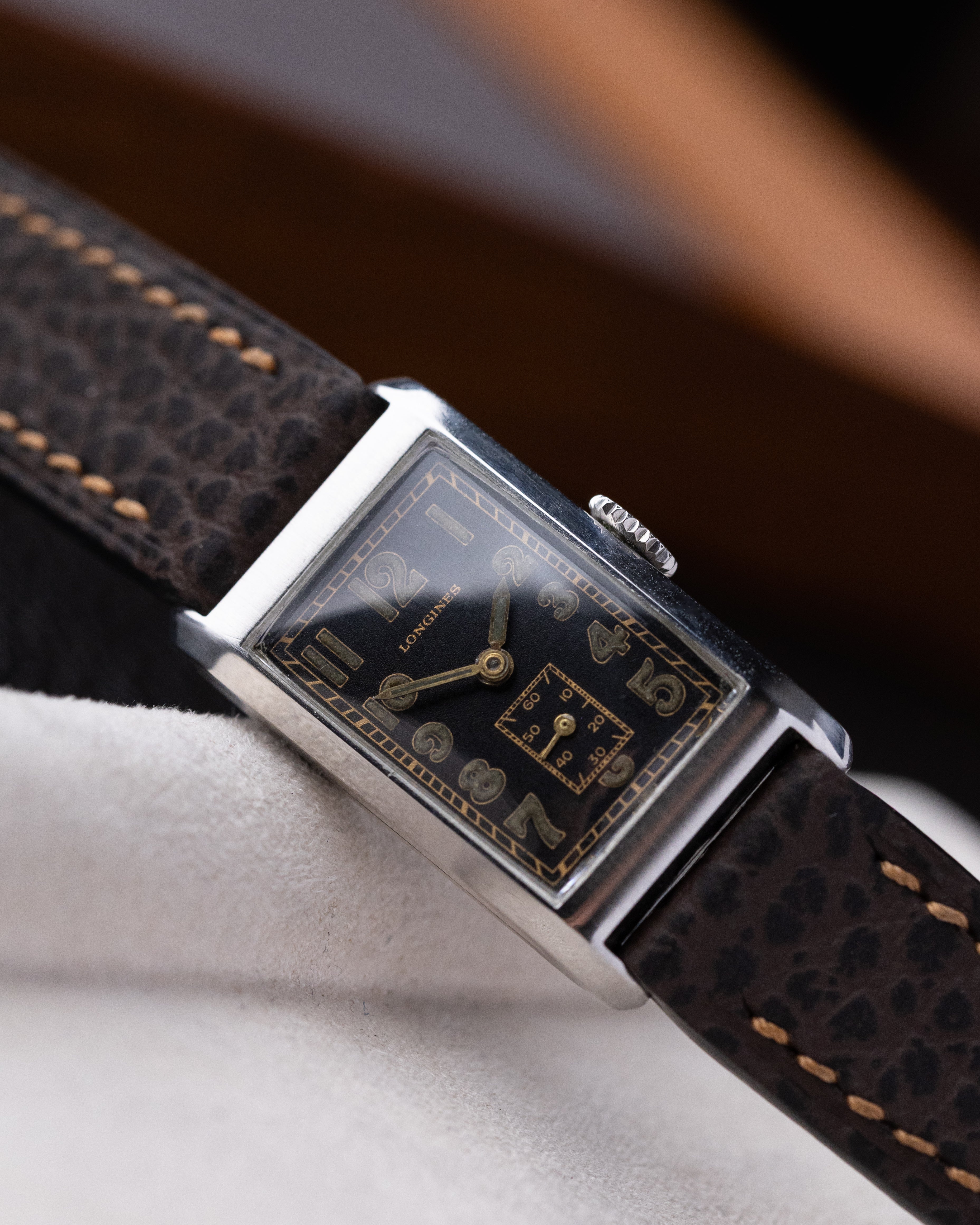 Vintage Longines Art Deco Tank, Black Gilt dial, Swiss Made Cal. 2517 from 1938 - DuMarko