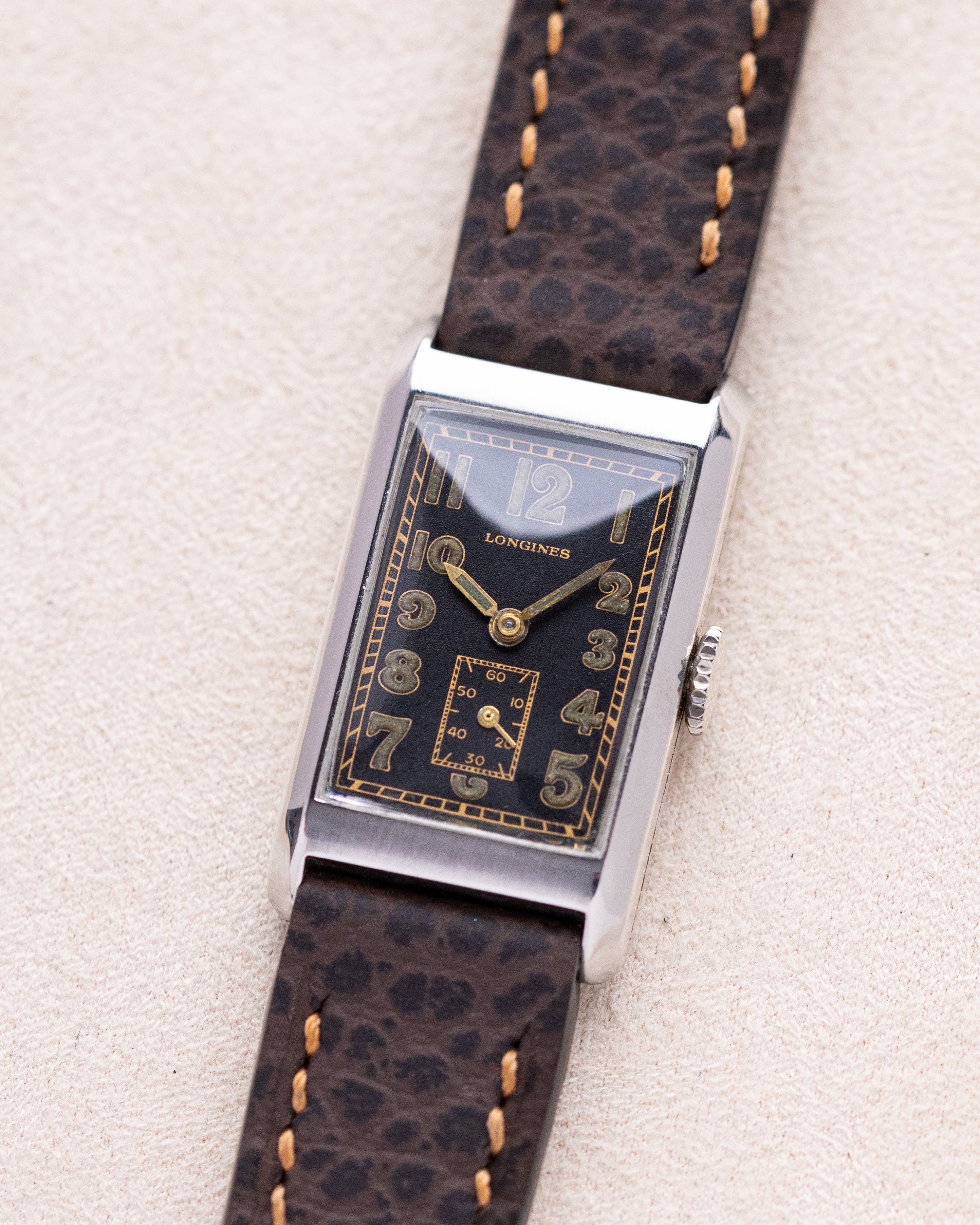 Vintage Longines Art Deco Tank, Black Gilt dial, Swiss Made Cal. 2517 from 1938 - DuMarko