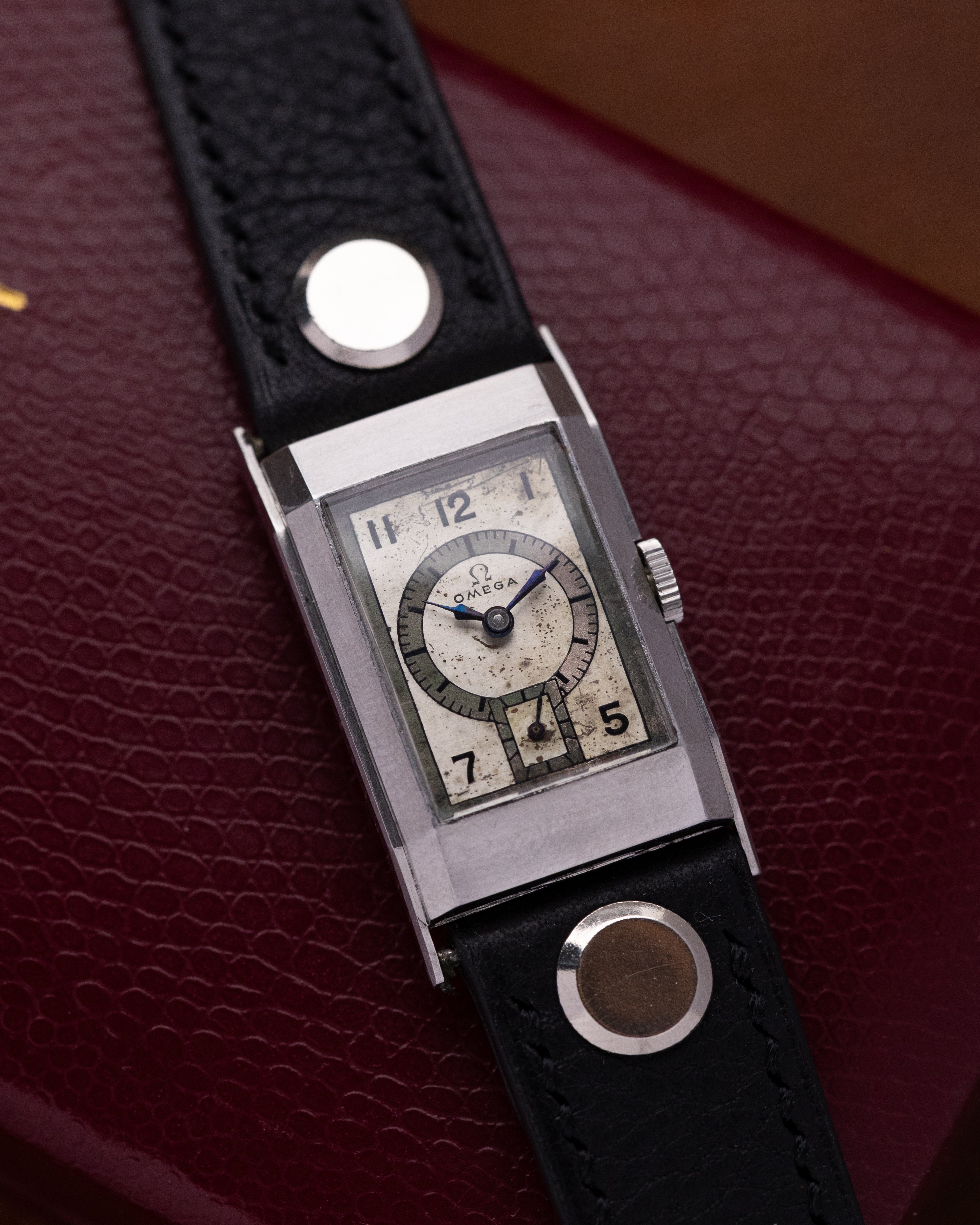 Vintage Omega Art Deco Tank, Swiss watch, Original Sector Dial, Mechanical Cal. T17 from 1935 - DuMarko