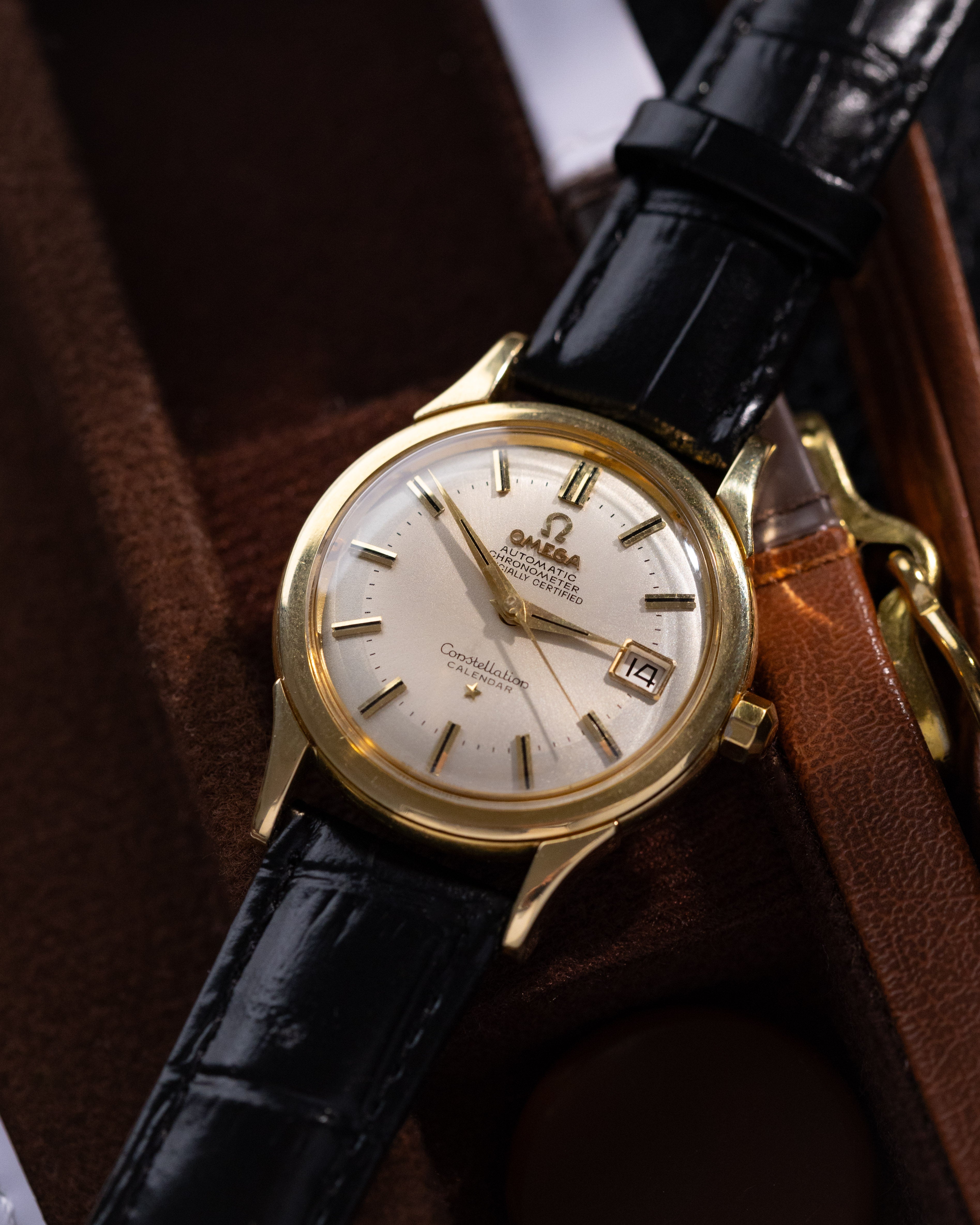 Vintage Omega Constellation Calendar, Two-tone dial, English 18K Gold Case, Caliber 504, from 1958 - DuMarko