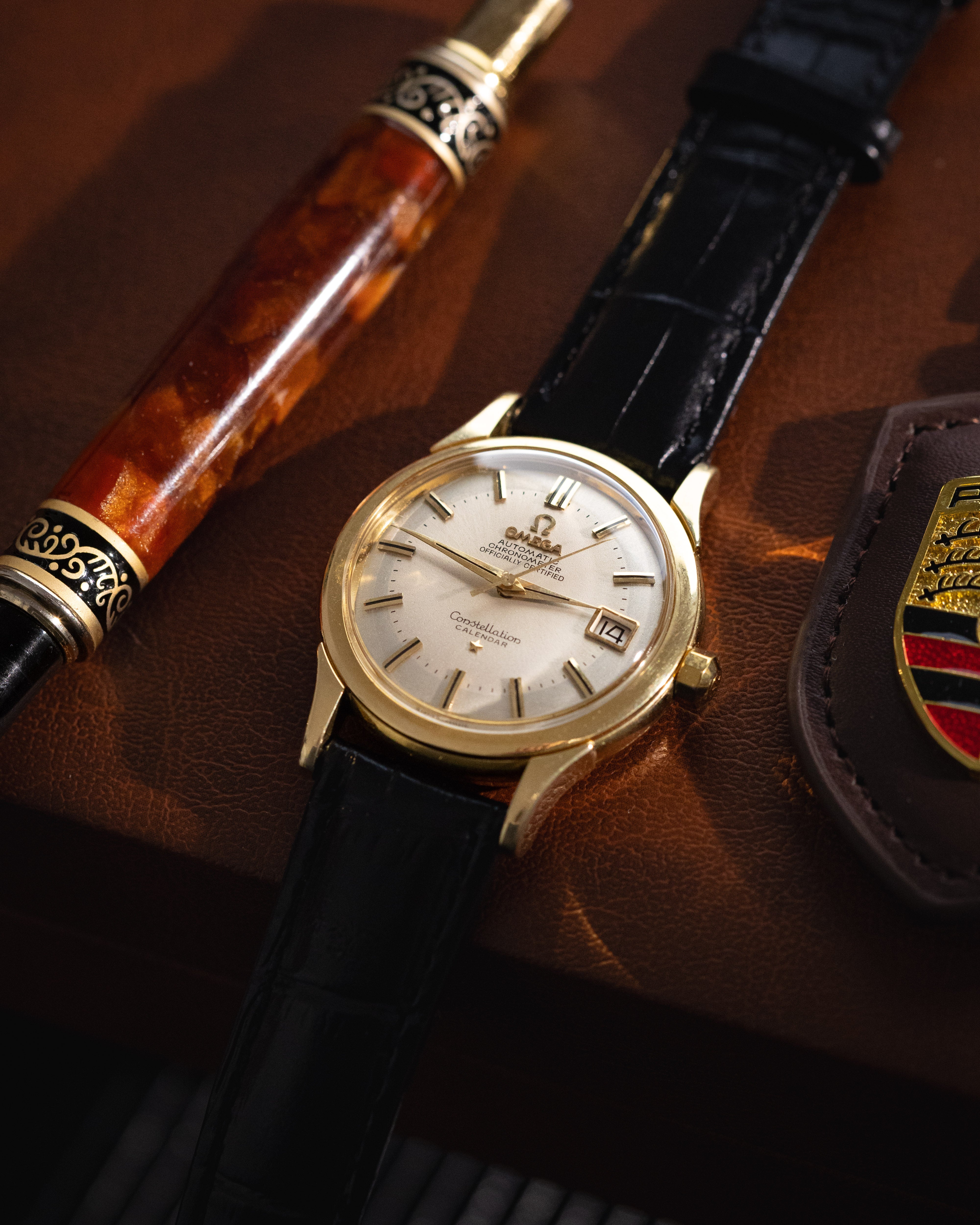 Vintage Omega Constellation Calendar, Two-tone dial, English 18K Gold Case, Caliber 504, from 1958 - DuMarko