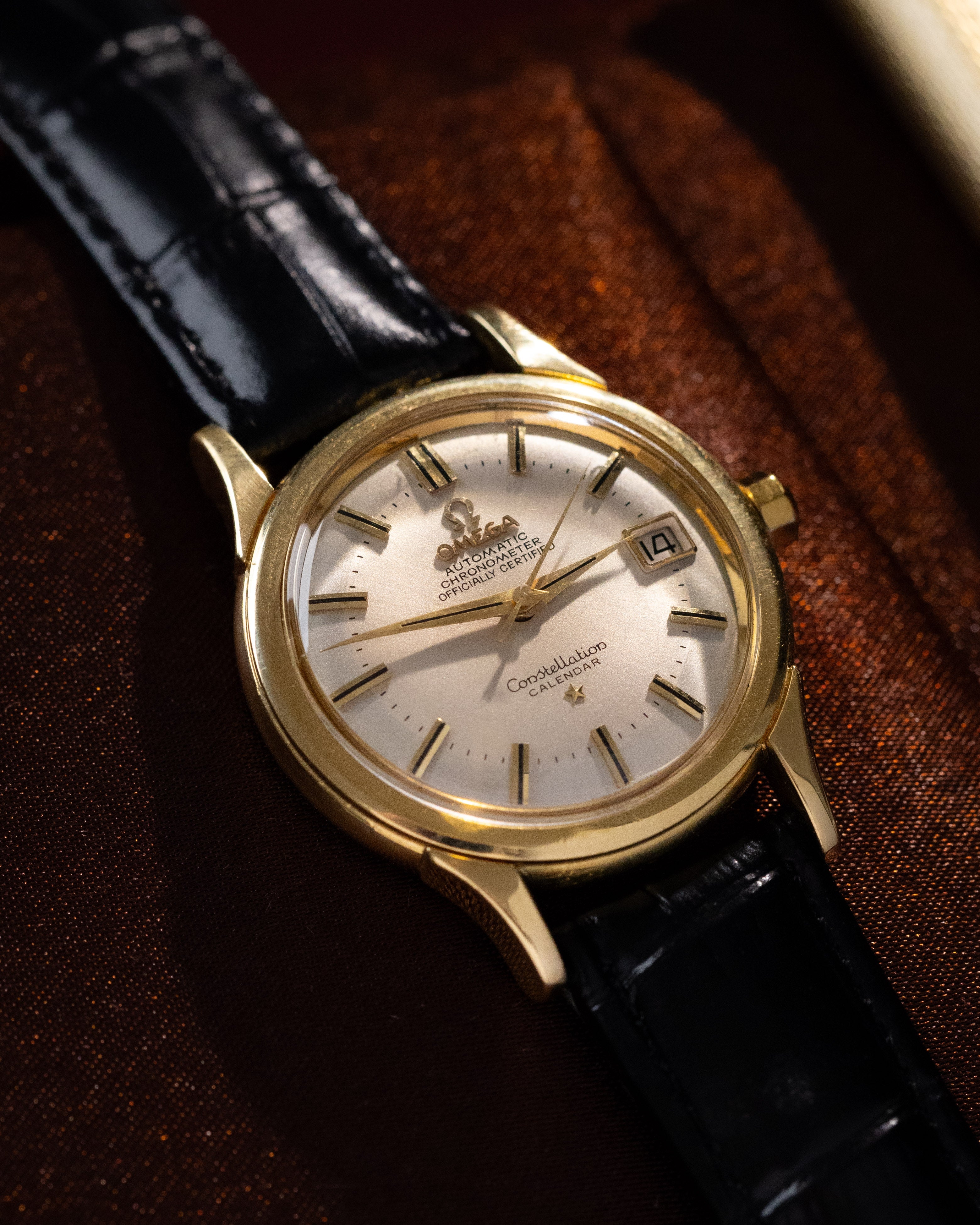 Vintage Omega Constellation Calendar, Two-tone dial, English 18K Gold Case, Caliber 504, from 1958 - DuMarko