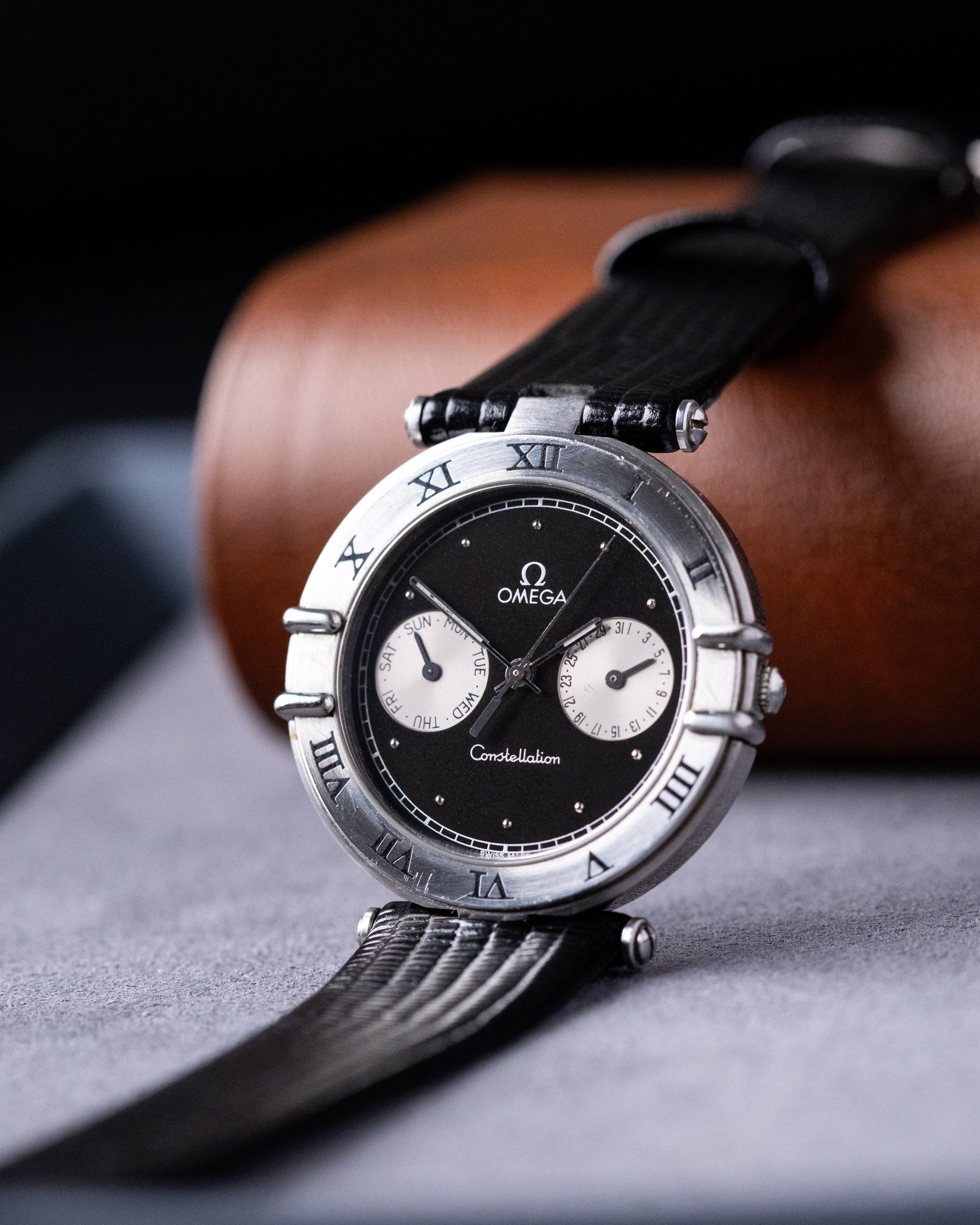 Vintage Omega Constellation Manhattan Day - Date Ref. 196.1070 Black Two - Tone Dial Roman Numeral Bezel - DuMarko