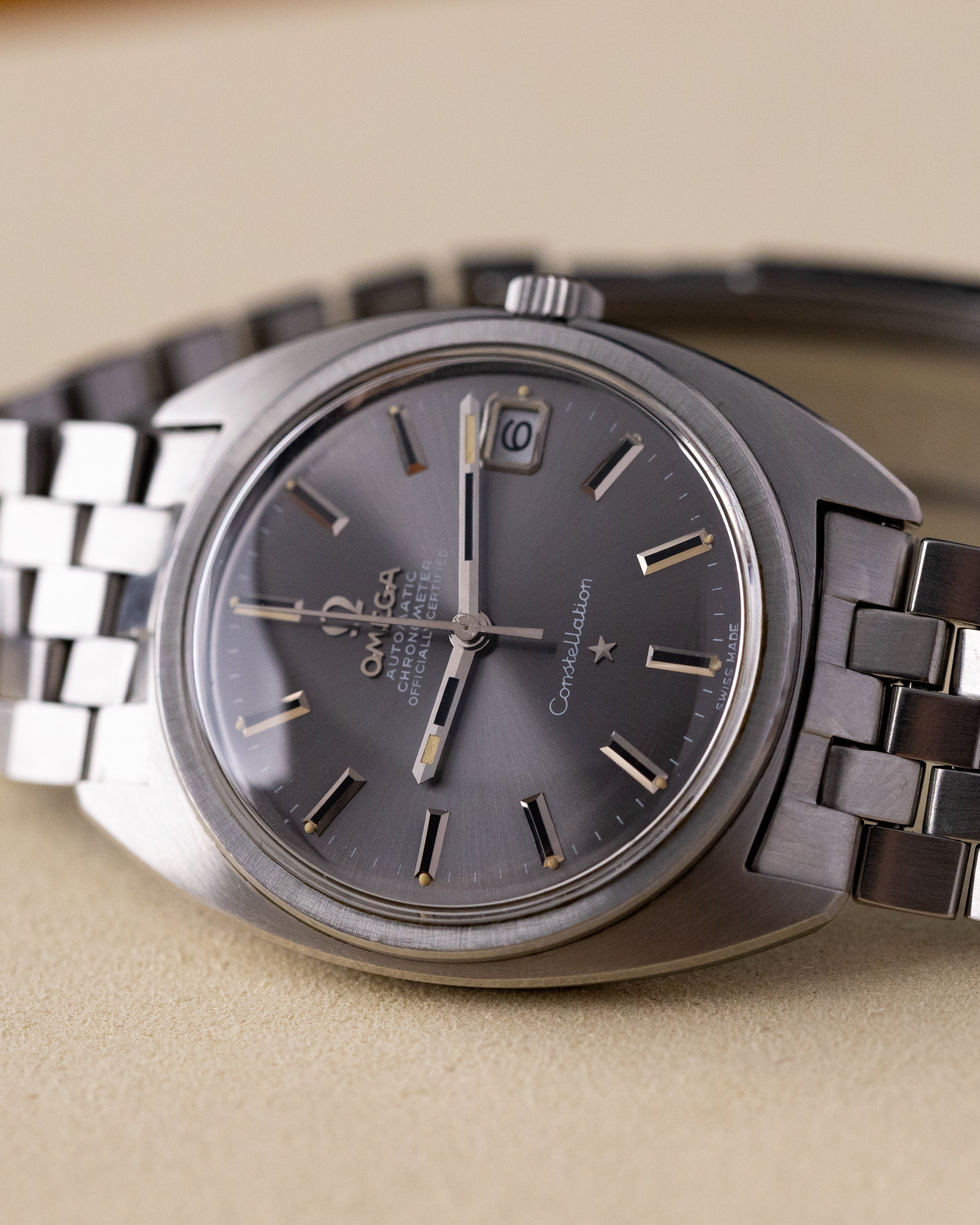 Vintage Omega Constellation Watch, C - Shape Case, Ref. 168017, Grey Dial Date, Cal. 564 c.1970 - DuMarko