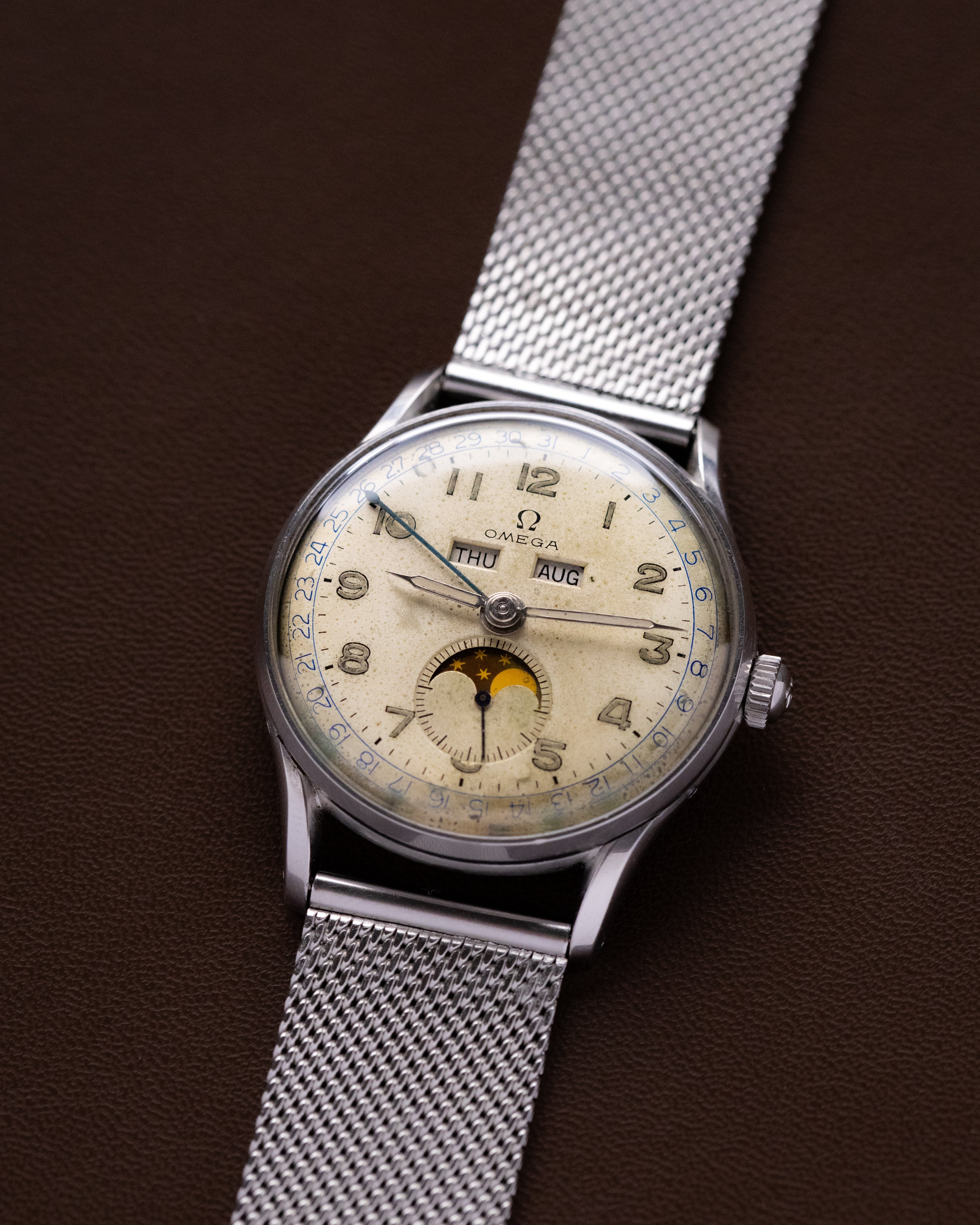 Vintage Omega Cosmic, Moonphase Triple Calendar, Ref. 2471/1, Original Radium dial from 1944 - DuMarko
