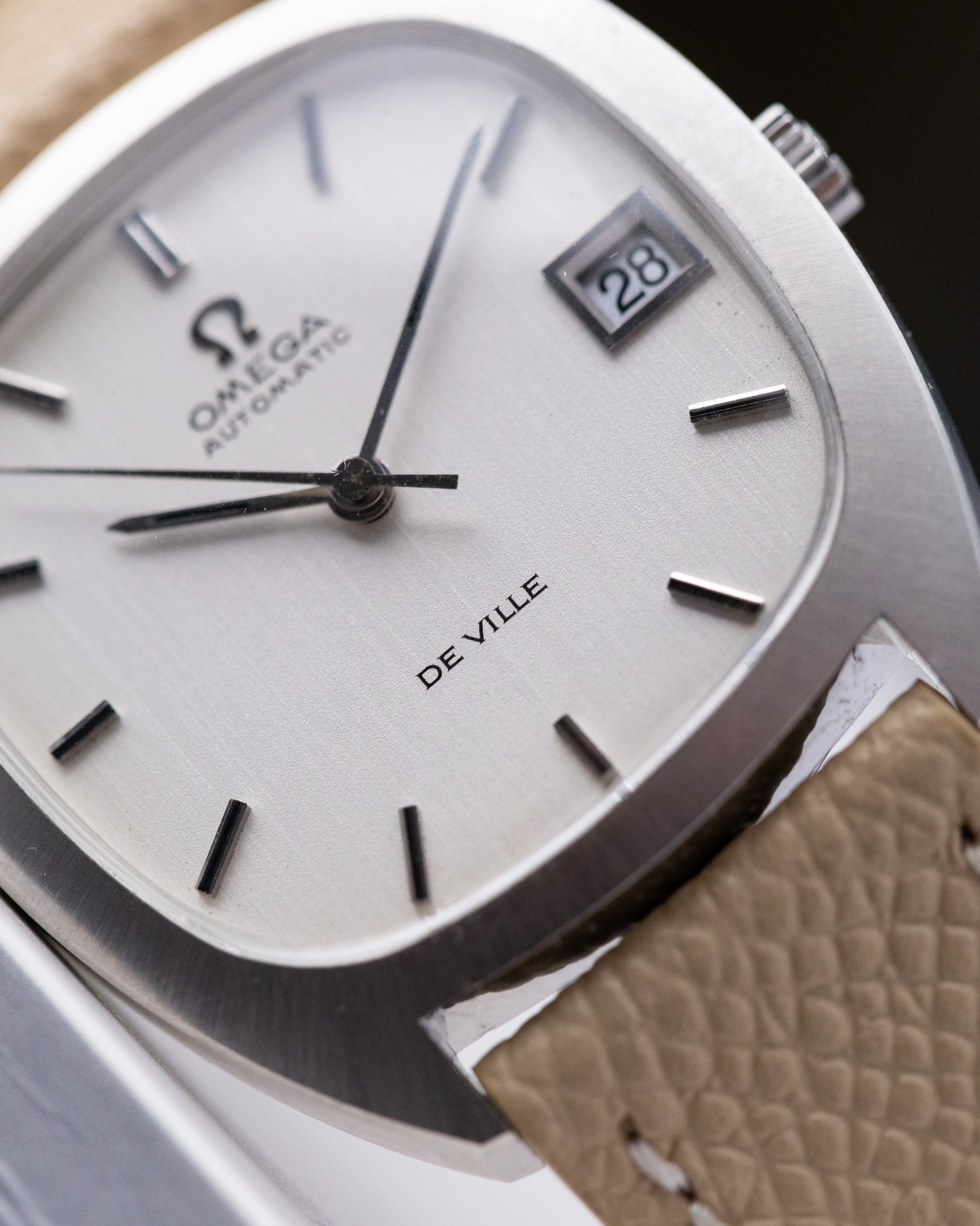 Vintage Omega De Ville Automatic, Cushion Brushed Case, Ref. 162.045 from 1970 - DuMarko