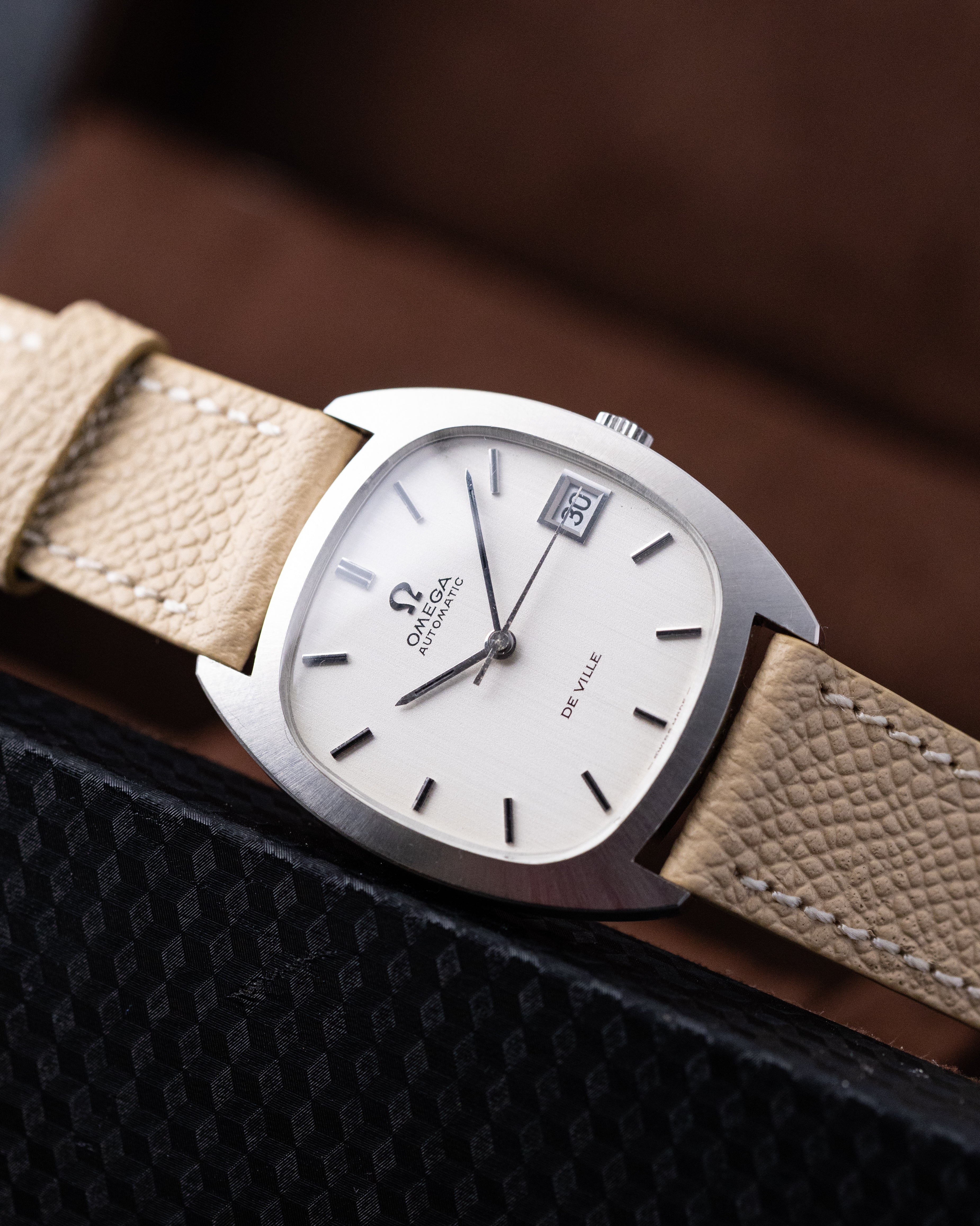 Vintage Omega De Ville Automatic, Cushion Brushed Case, Ref. 162.045 from 1970 - DuMarko