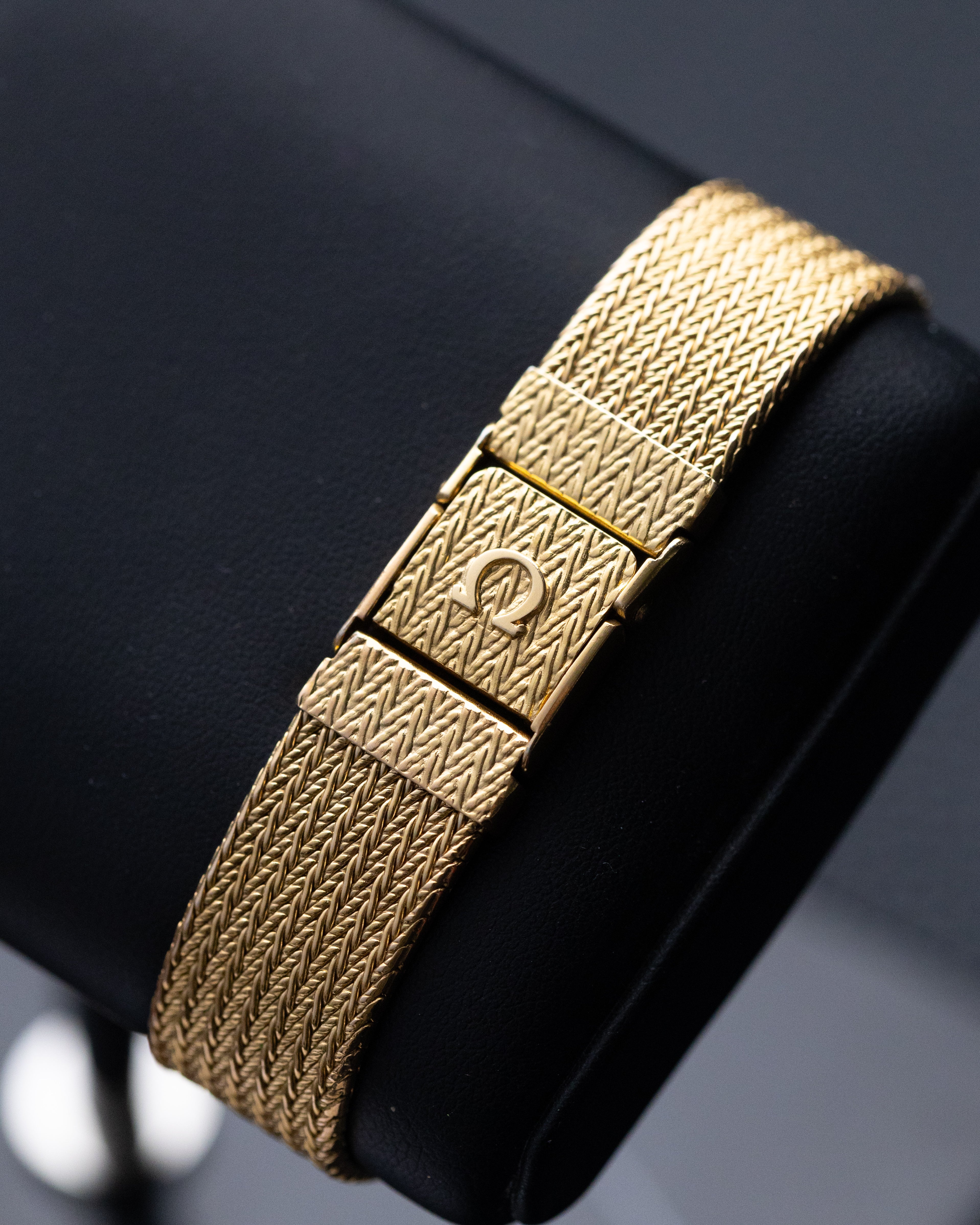 Vintage Omega De Ville Swiss Watch, Champagne crosshatched dial, Quartz Watch from 1980's - DuMarko