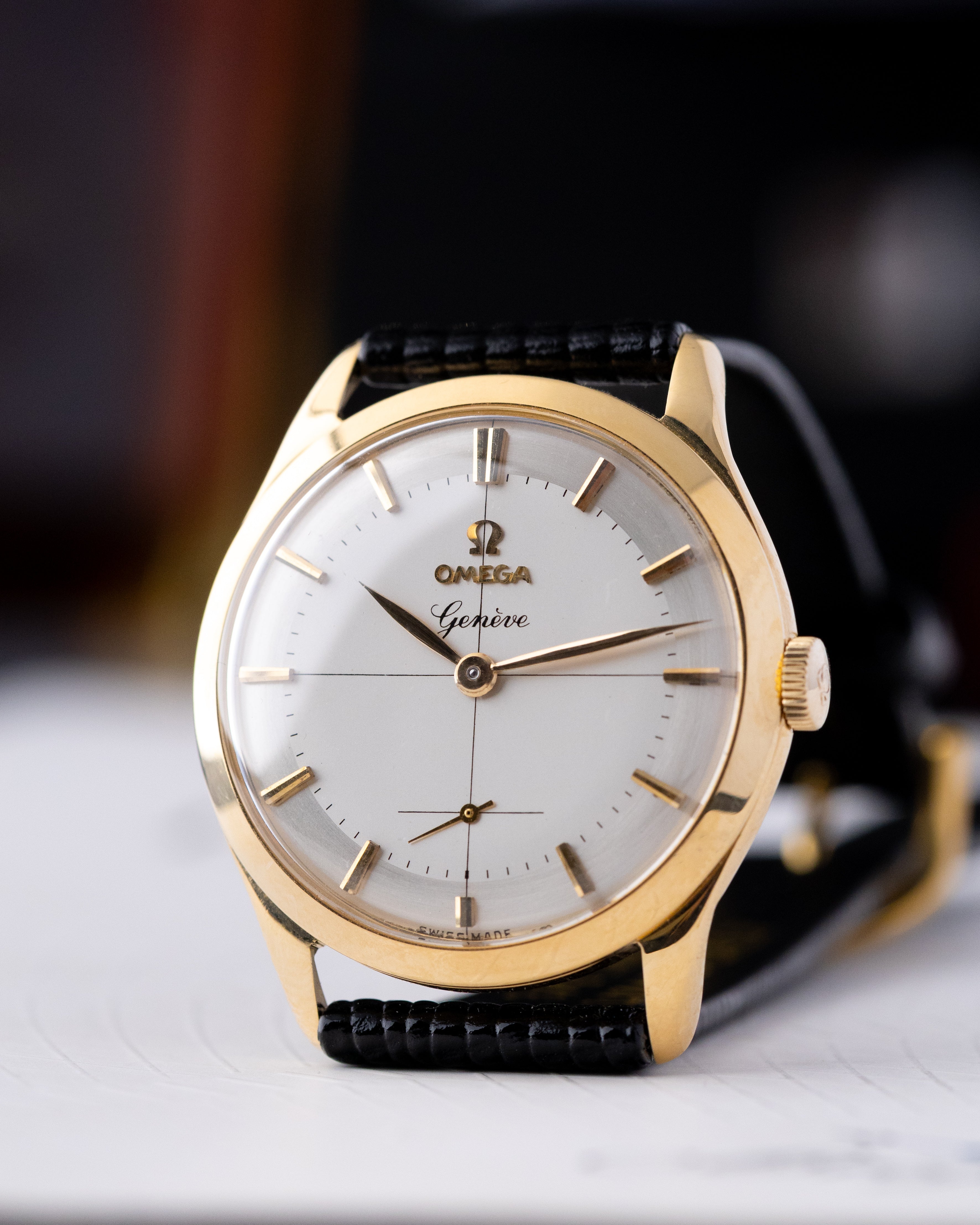Vintage Omega Genève Two-tone Crosshair Dial, Ref. 2619, 18K Solid