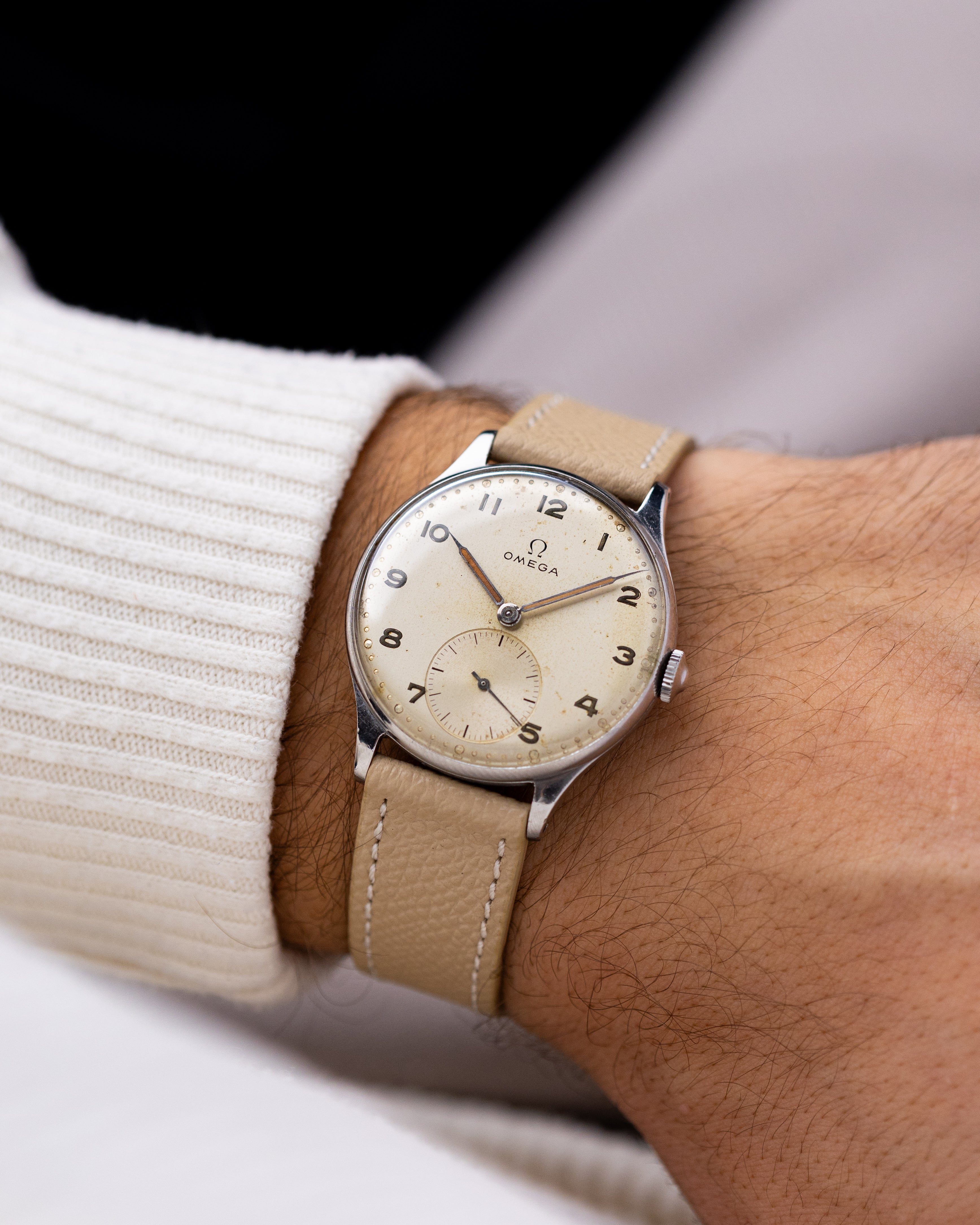 Vintage Omega, Oversized Case, Swiss Made, Ref. 2317/14, Cal. 30T2, Radium Dial from 1944 - DuMarko