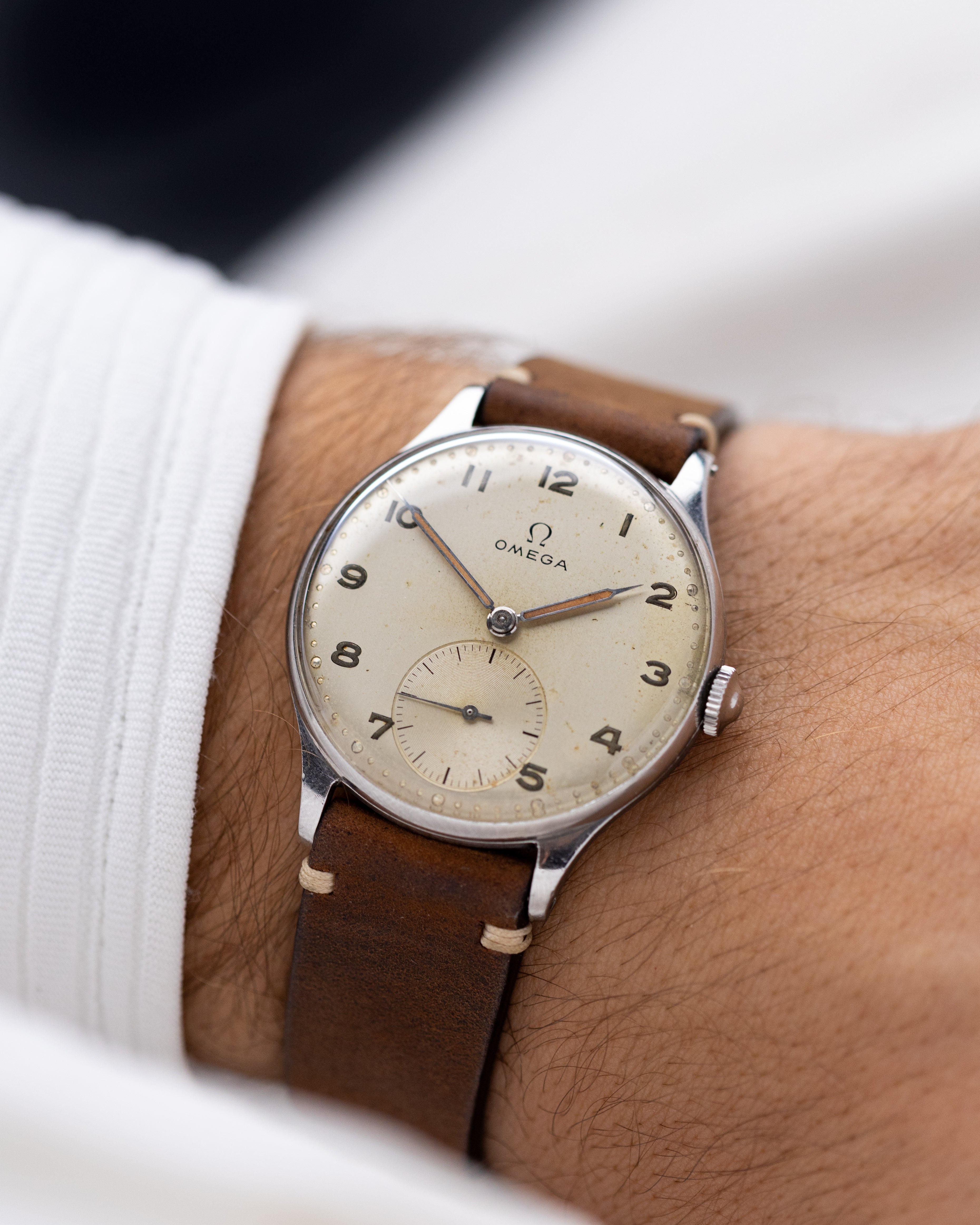 Vintage Omega, Oversized Case, Swiss Made, Ref. 2317/14, Cal. 30T2, Radium Dial from 1944 - DuMarko