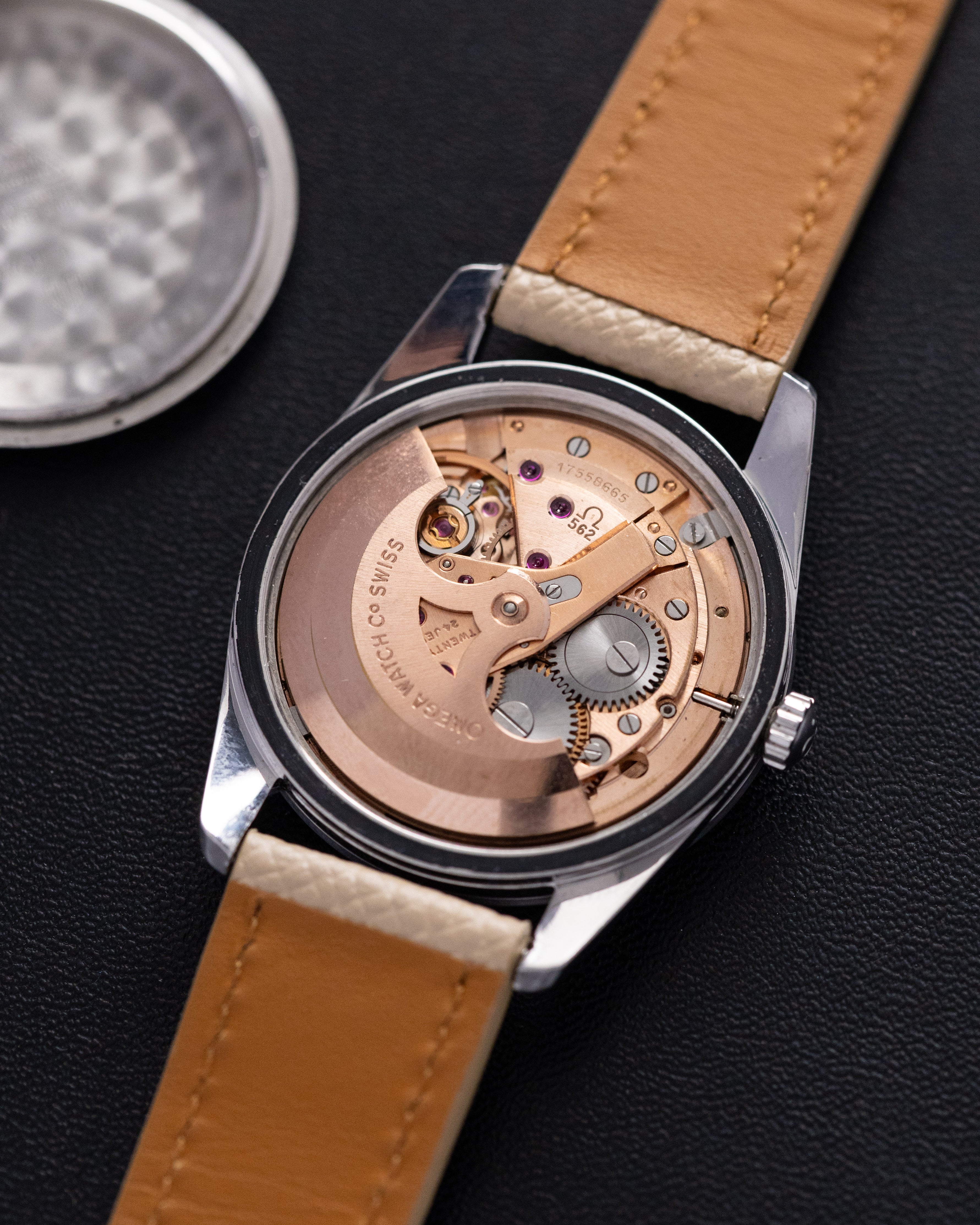 Vintage Omega Seamaster Automatic Watch, Date Window Cal. 562, Cream Dial from 1960 - DuMarko